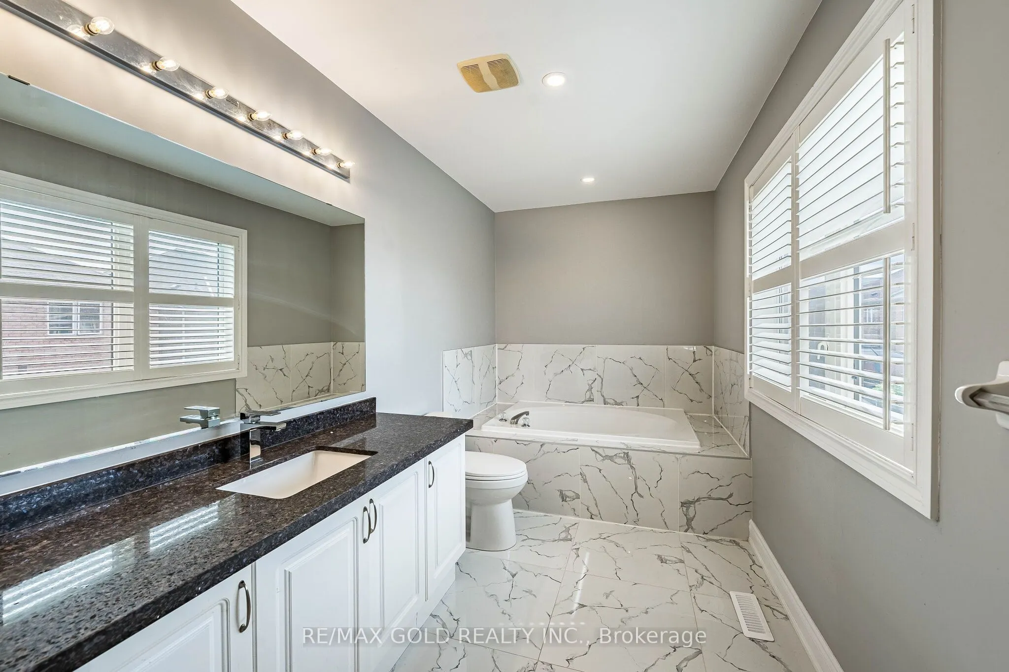 43 Spotted Owl Crescent
