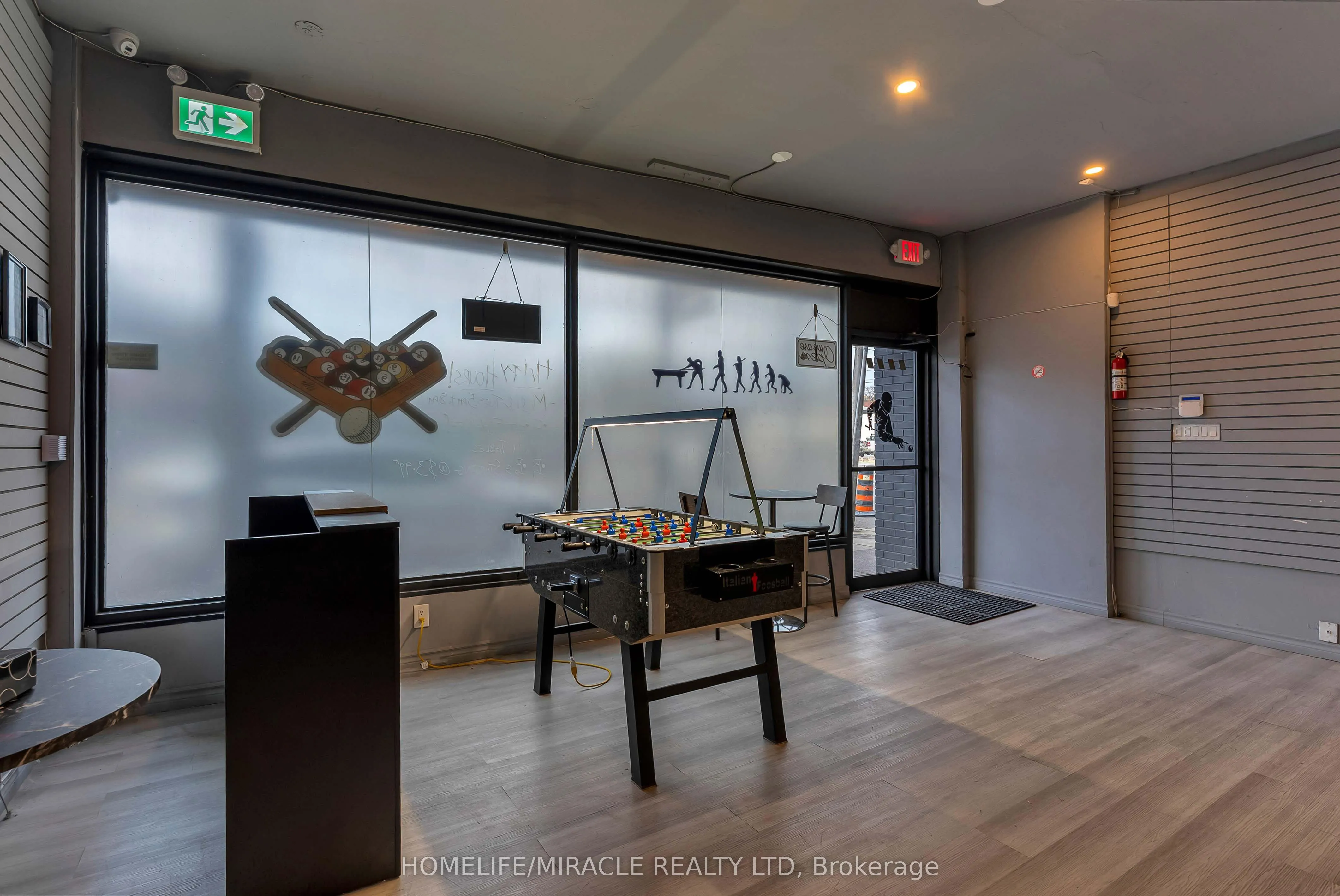 2789 Lakeshore Boulevard W
