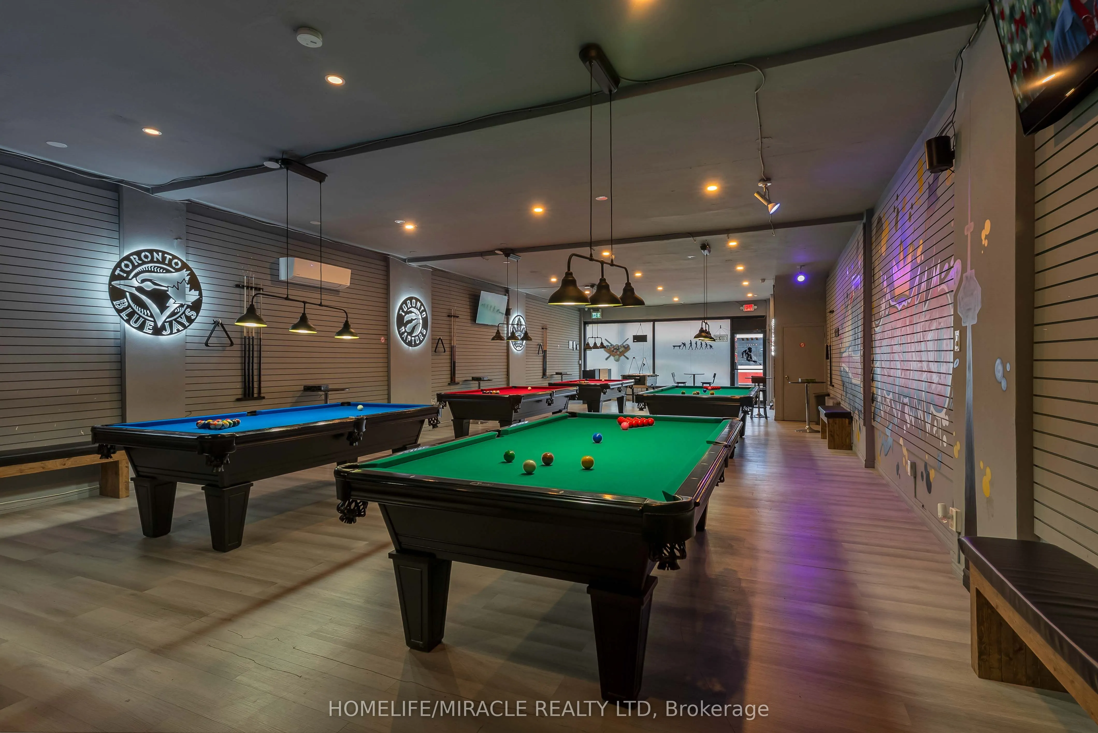 2789 Lakeshore Boulevard W