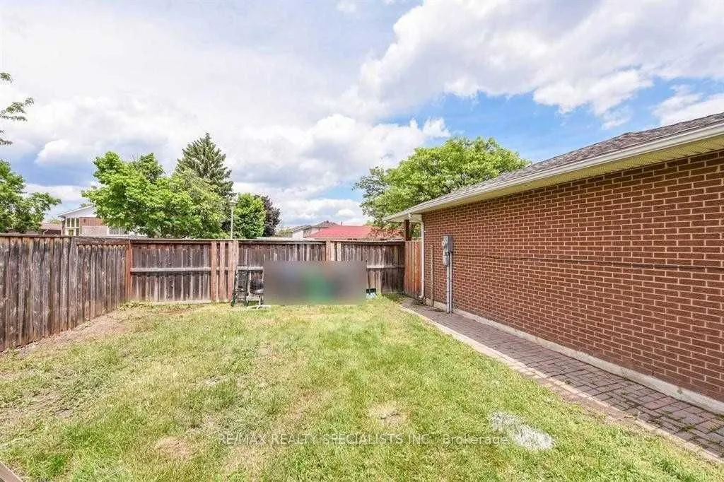 2 Marchbank Crescent