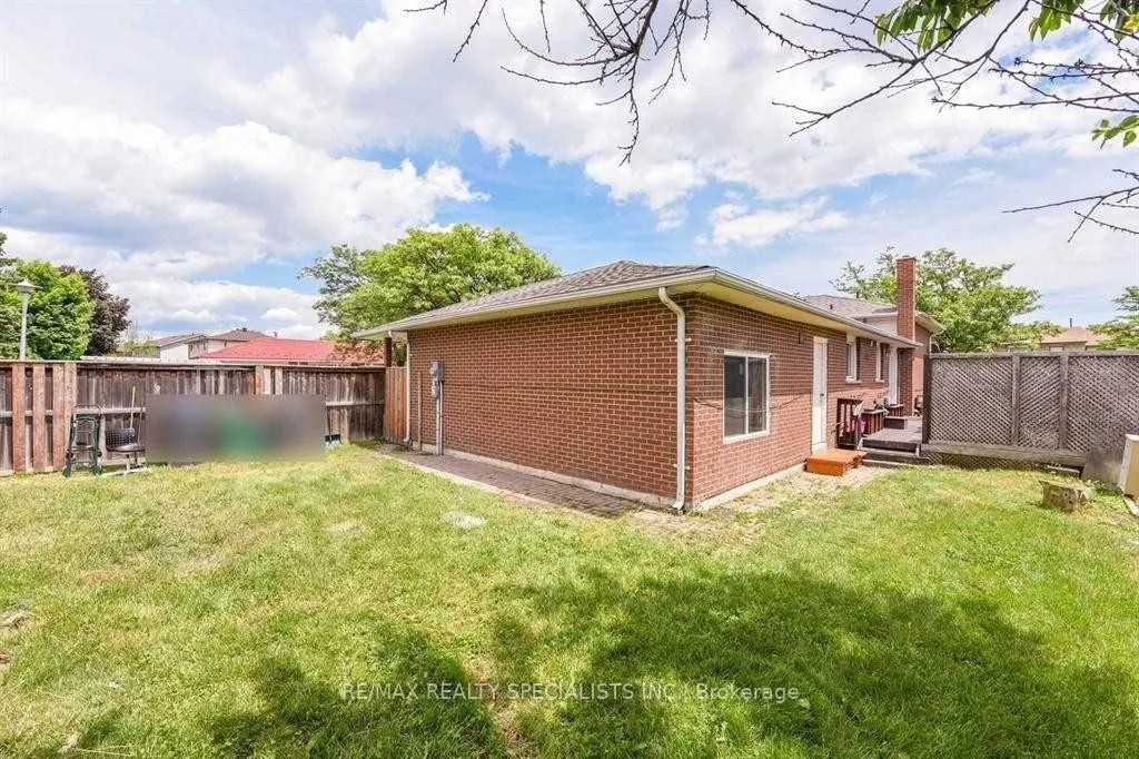 2 Marchbank Crescent