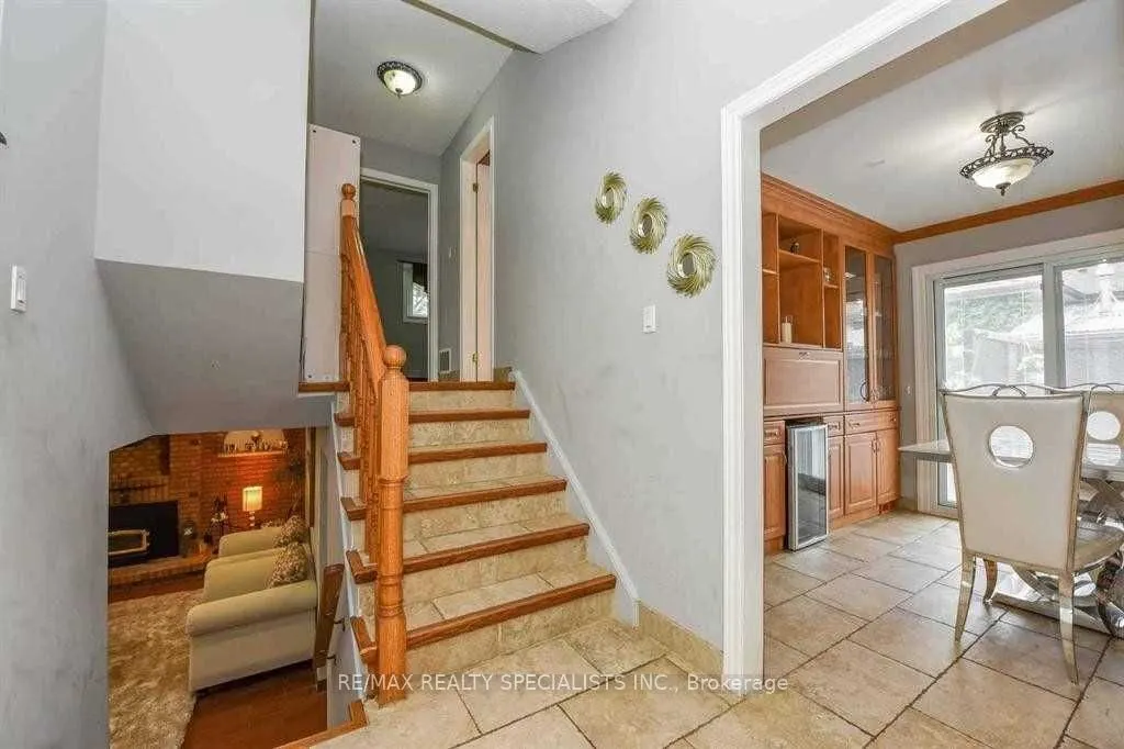 2 Marchbank Crescent