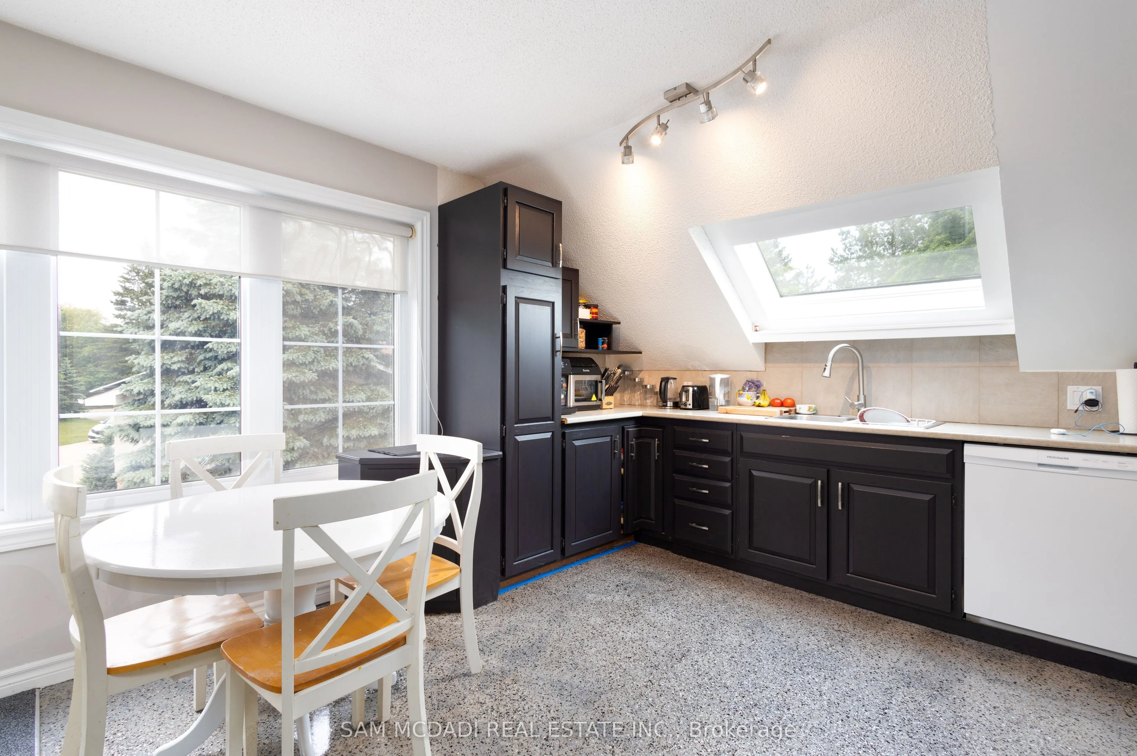 14011 Trafalgar Road #Upper