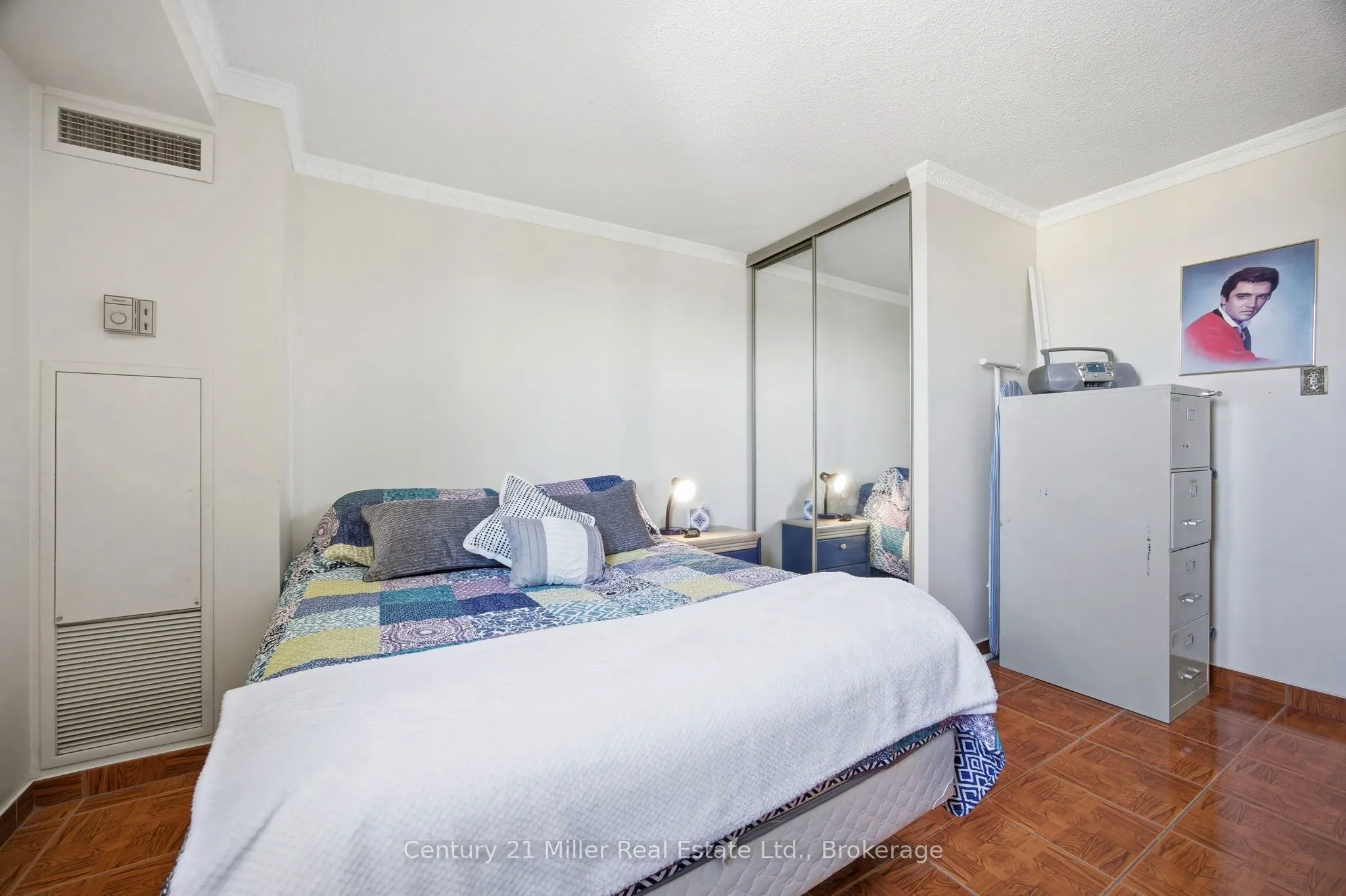 3845 Lake Shore Boulevard W #411