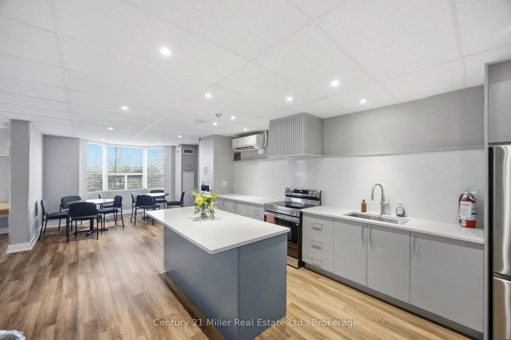 3845 Lake Shore Boulevard W #411