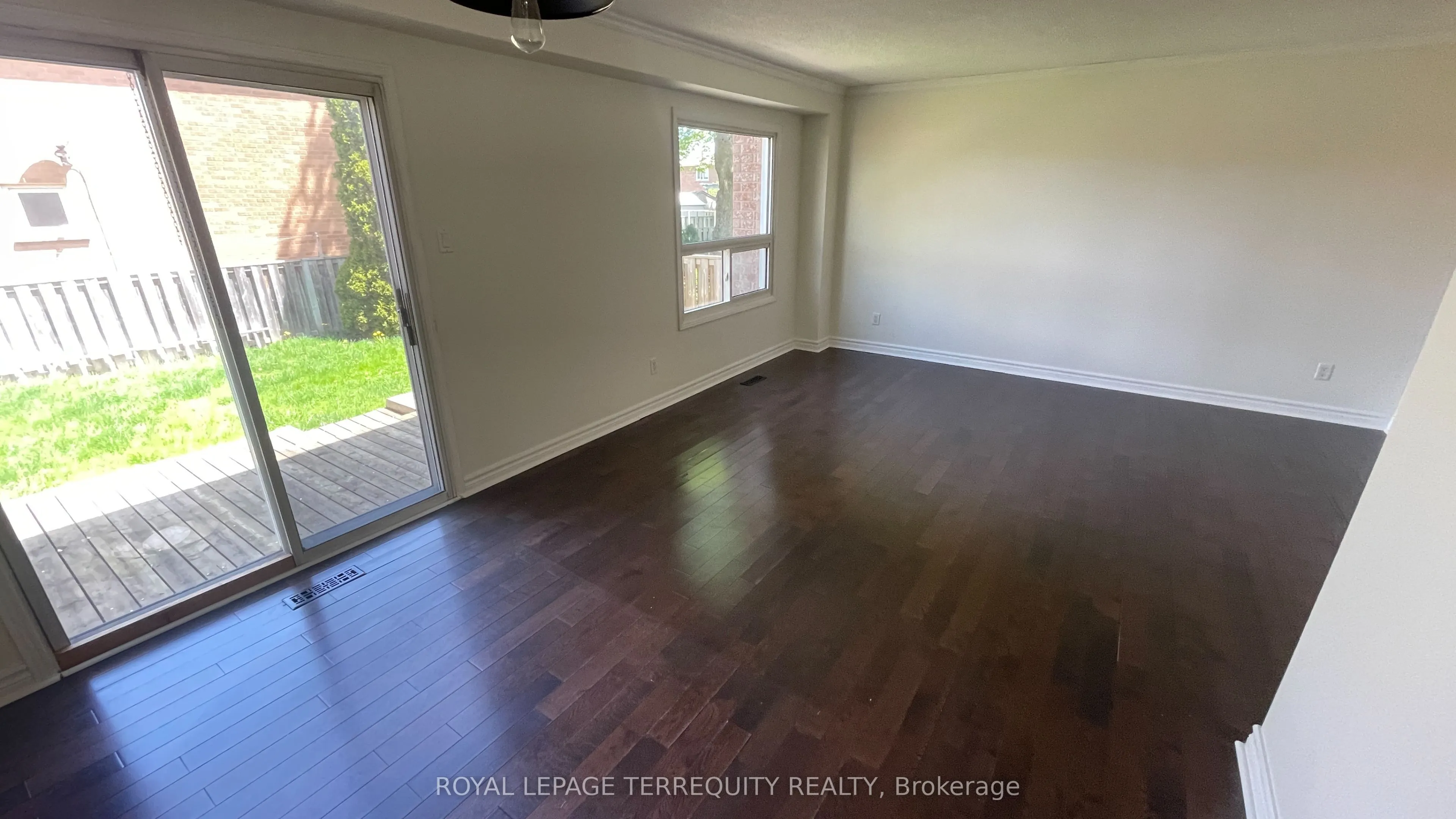 3151 Bracknell Crescent