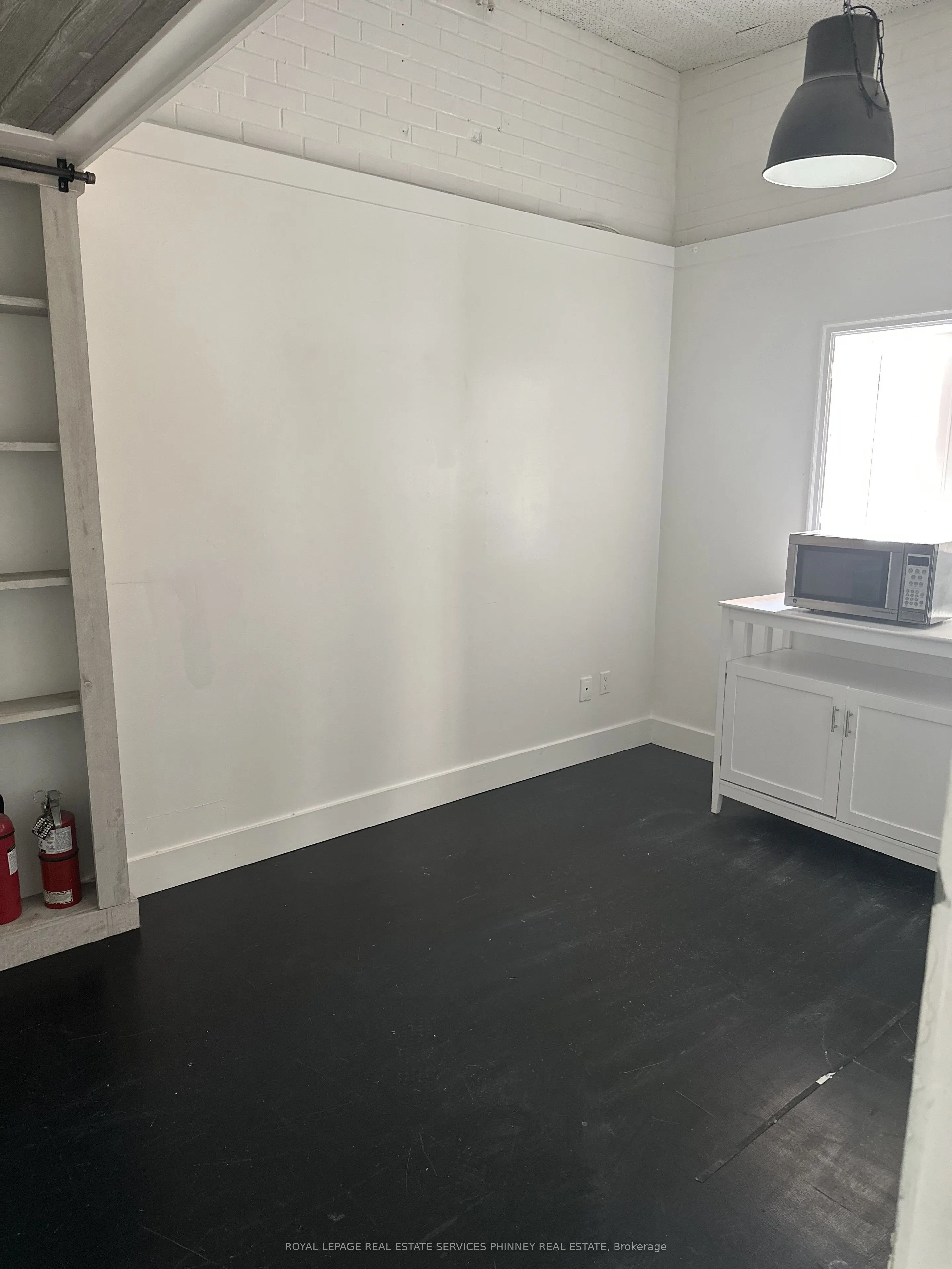 112 Lakeshore Road E #2