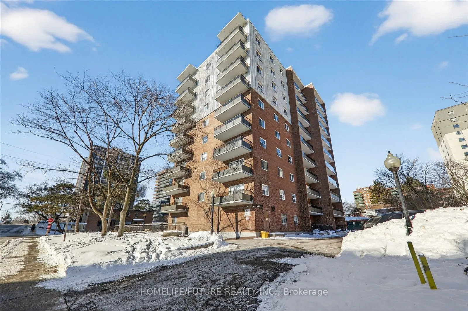15 Elizabeth Street N #704