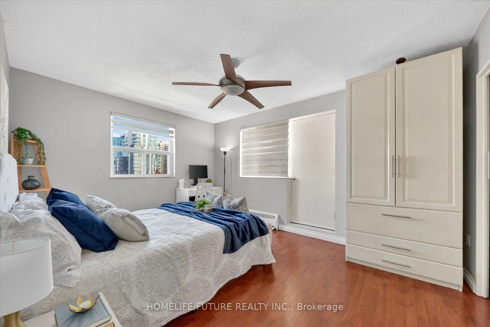 15 Elizabeth Street N #704