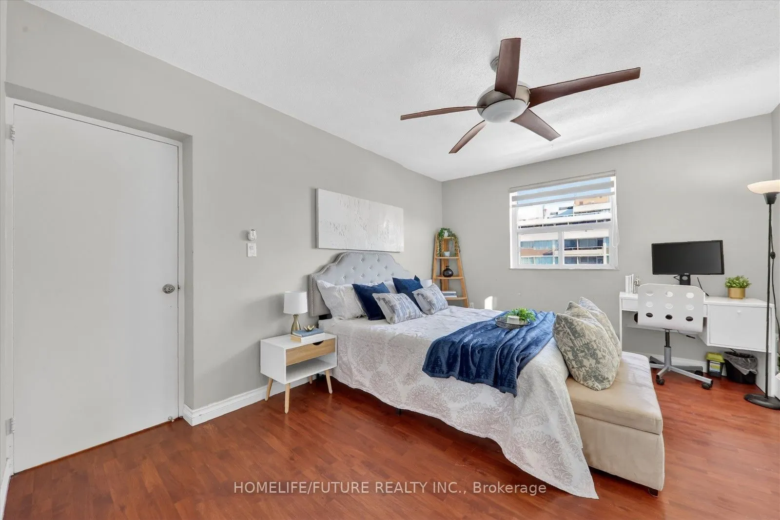 15 Elizabeth Street N #704