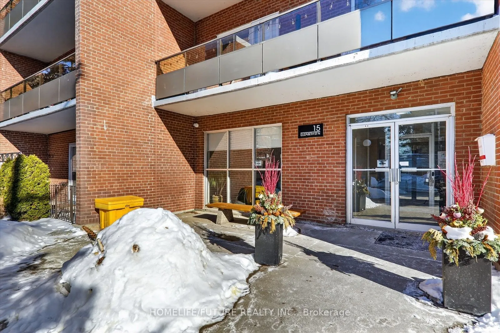 15 Elizabeth Street N #704