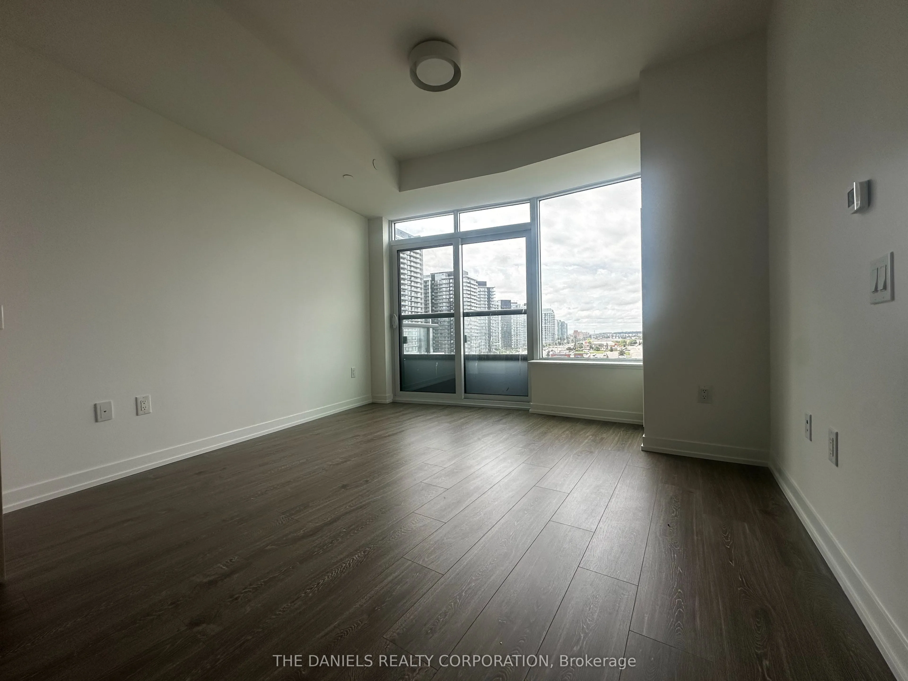 2485 Eglinton Avenue W #924