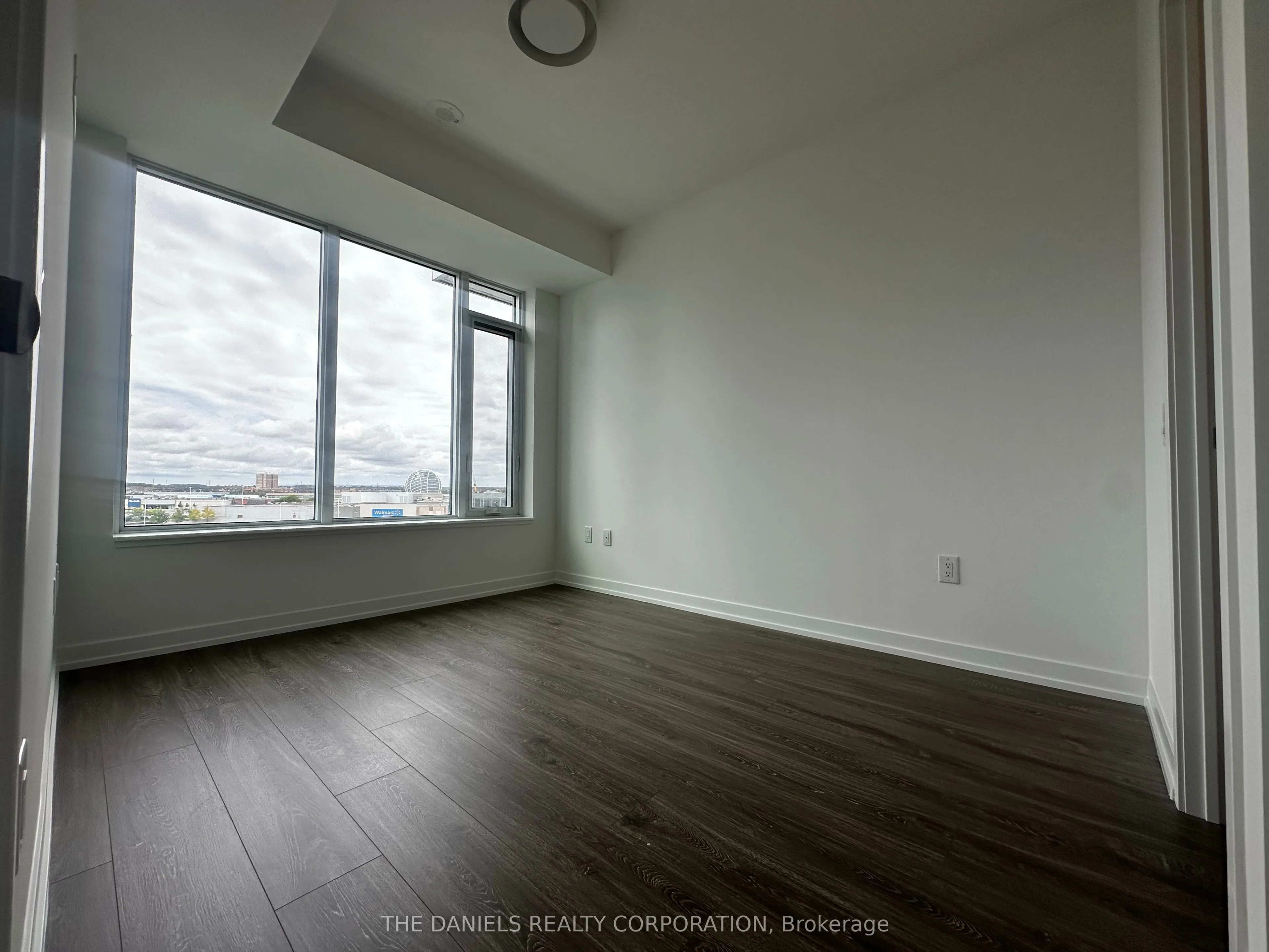 2485 Eglinton Avenue W #924