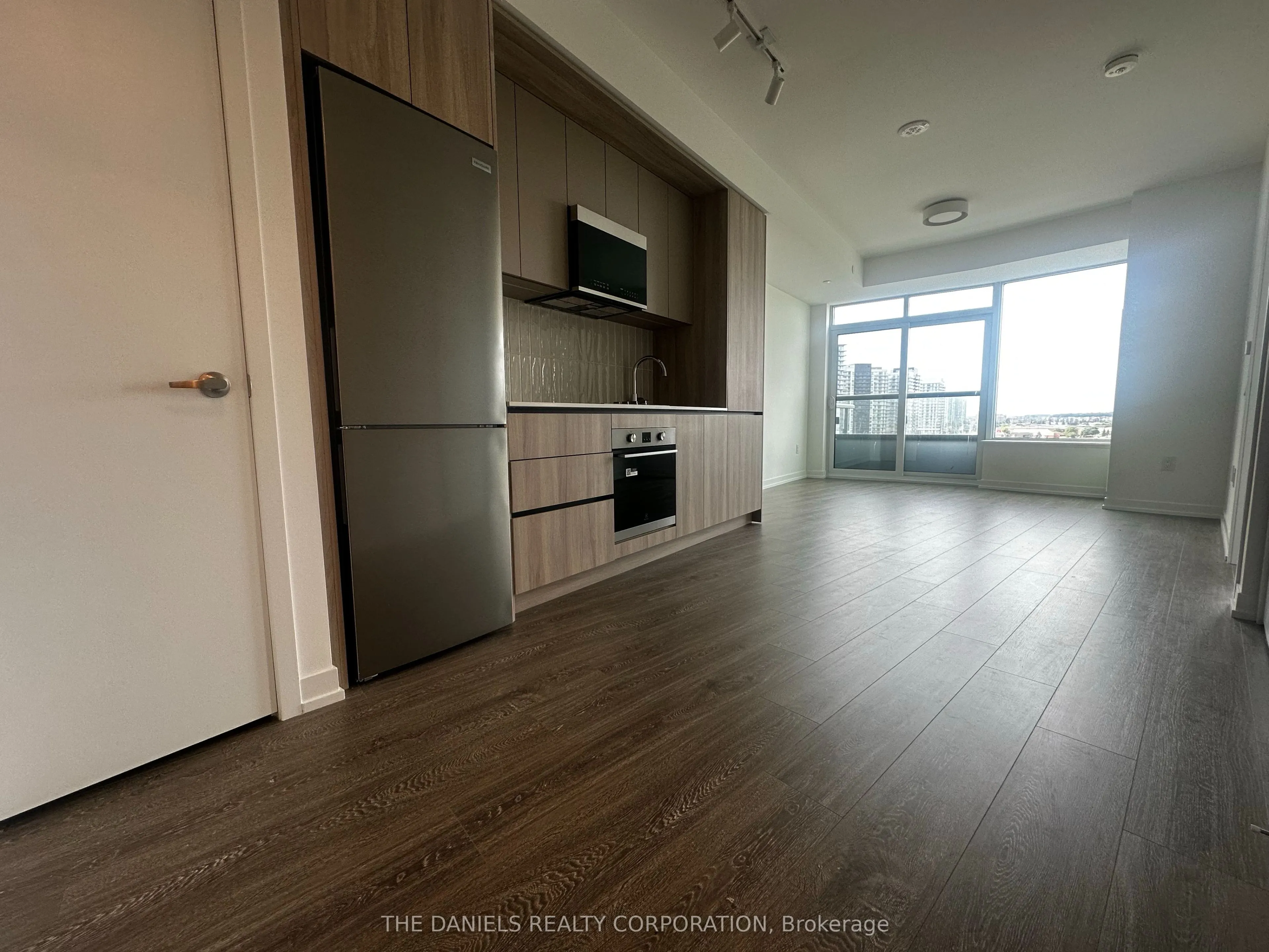 2485 Eglinton Avenue W #924