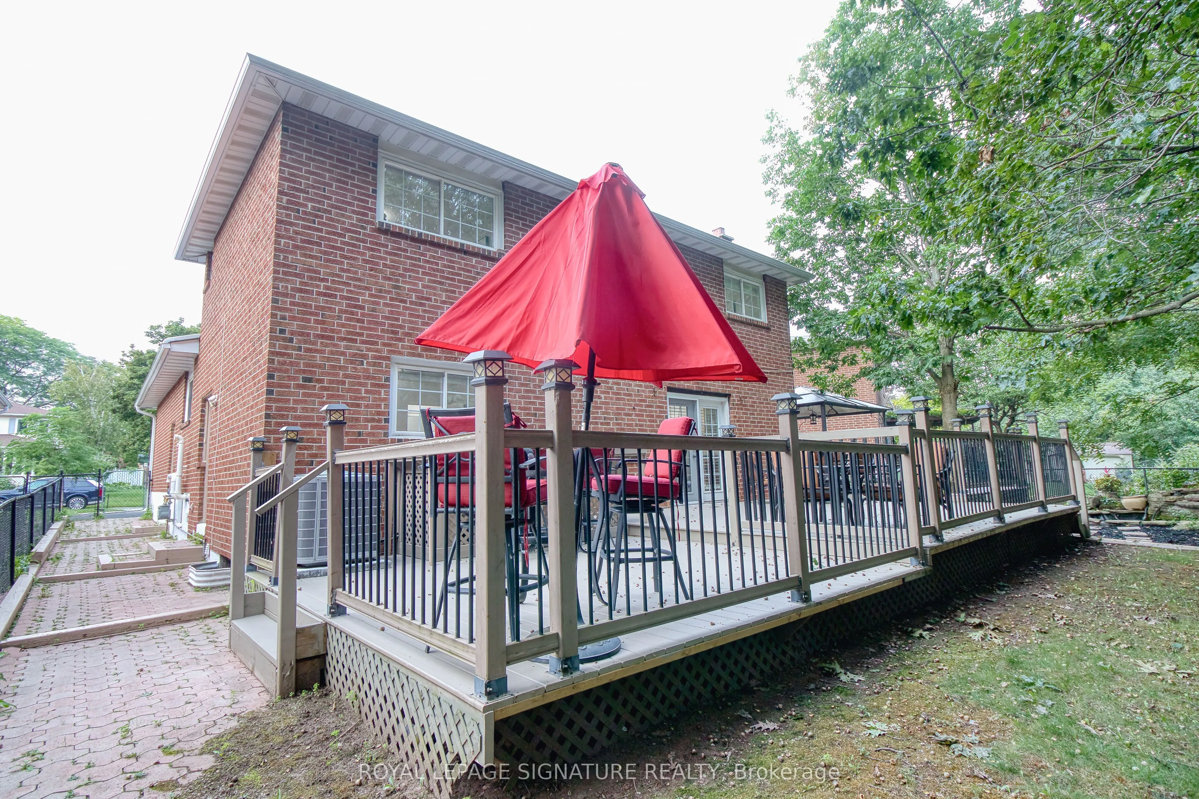 1414 Harmsworth Square