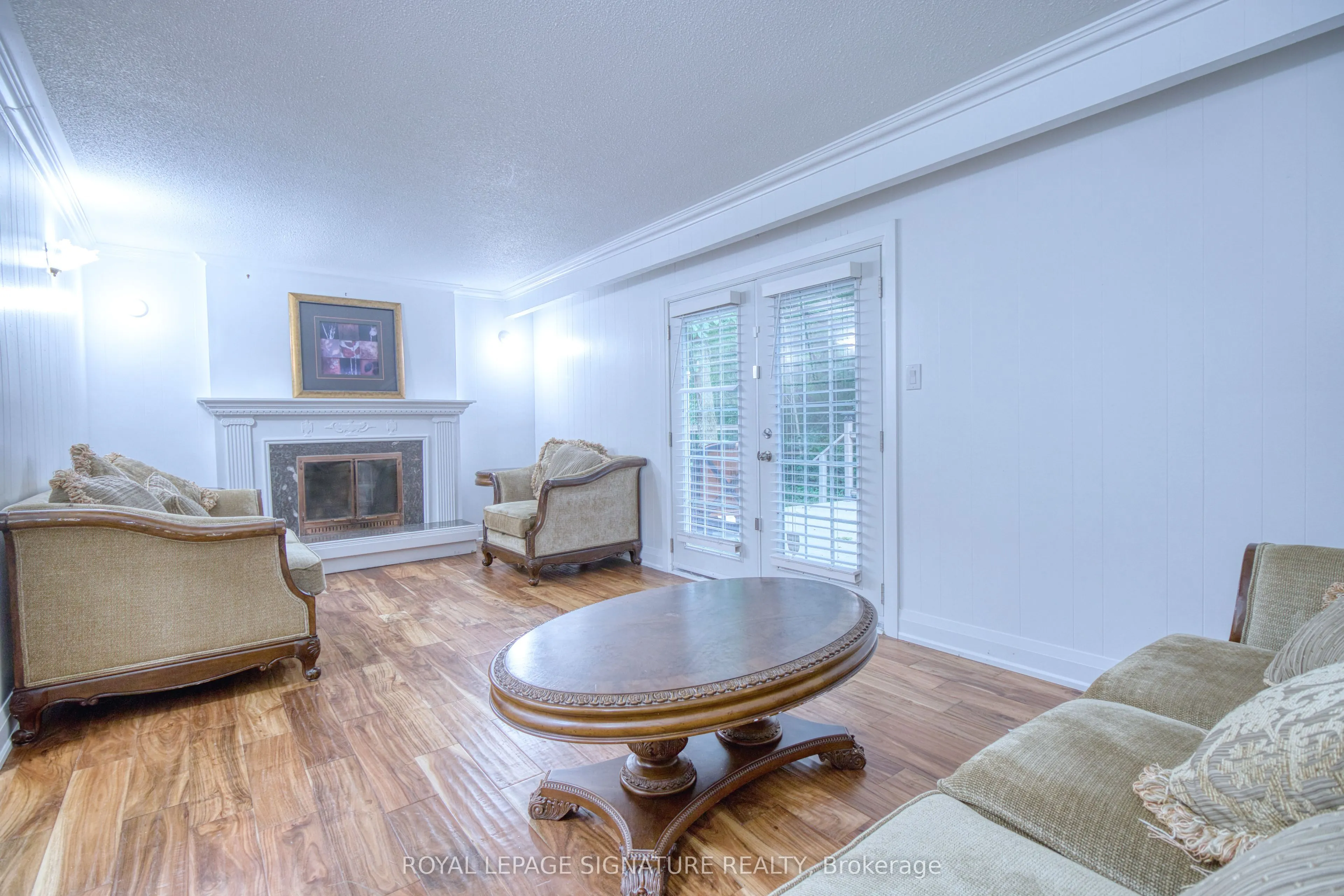 1414 Harmsworth Square
