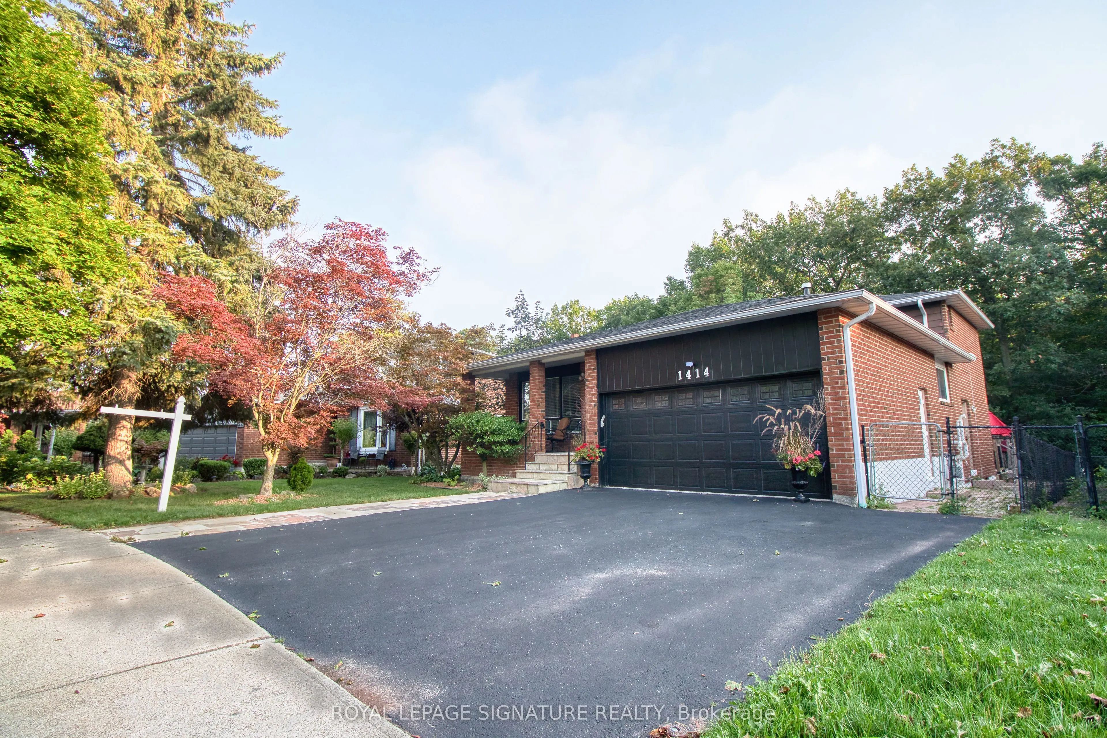 1414 Harmsworth Square