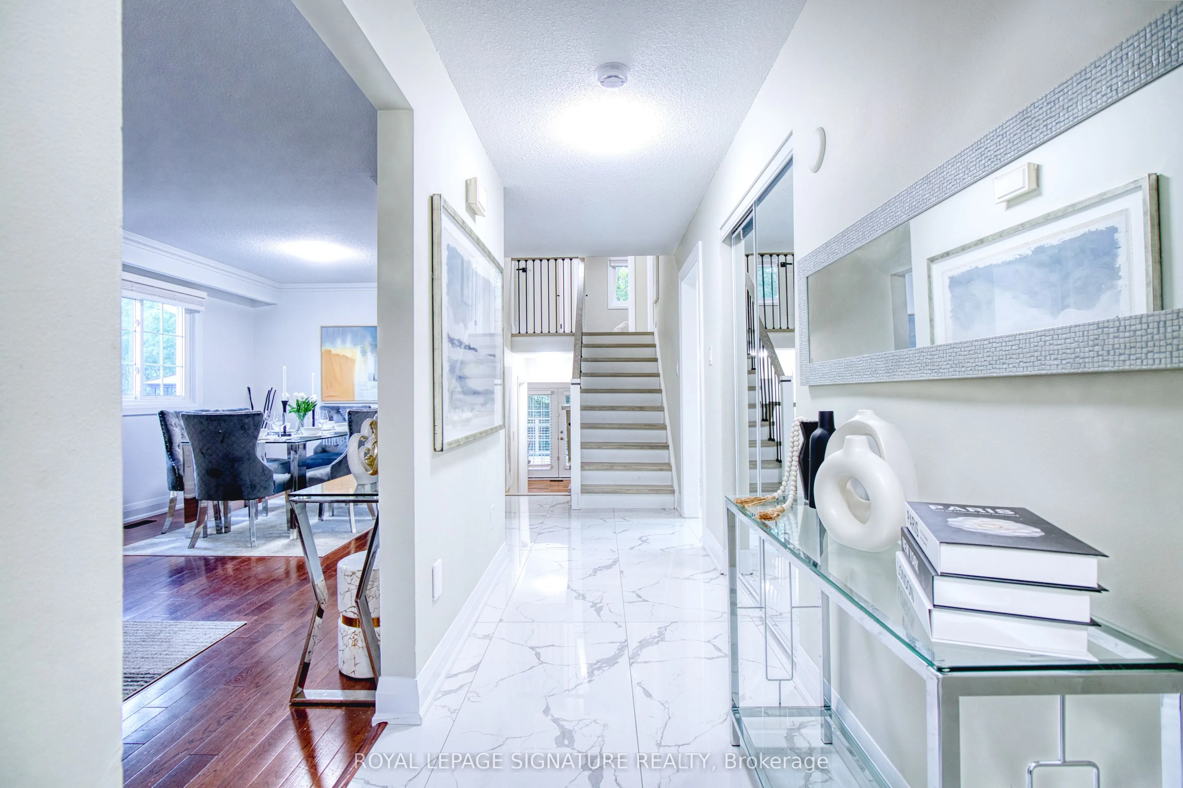 1414 Harmsworth Square