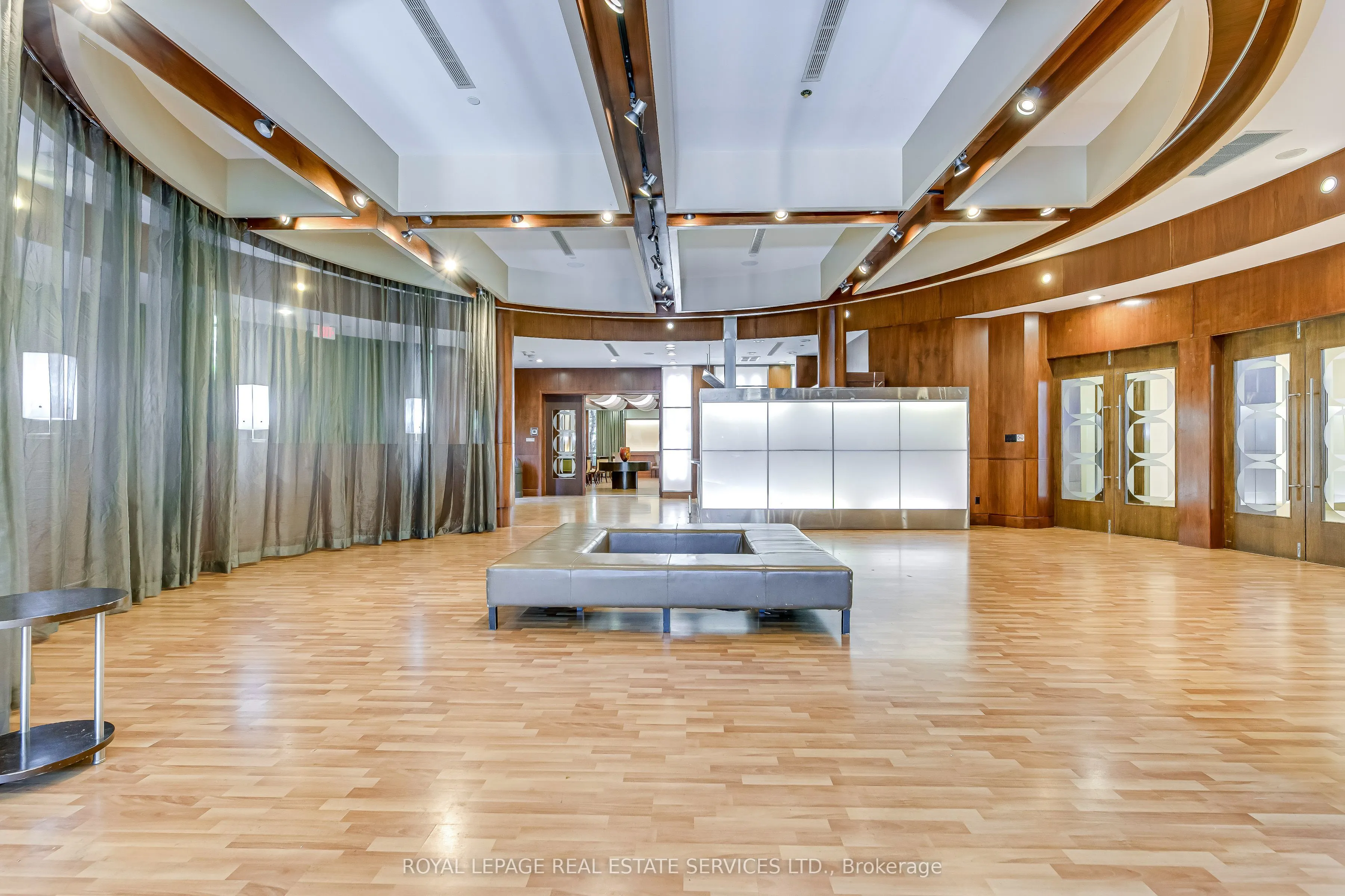 3888 Duke Of York Boulevard #1433