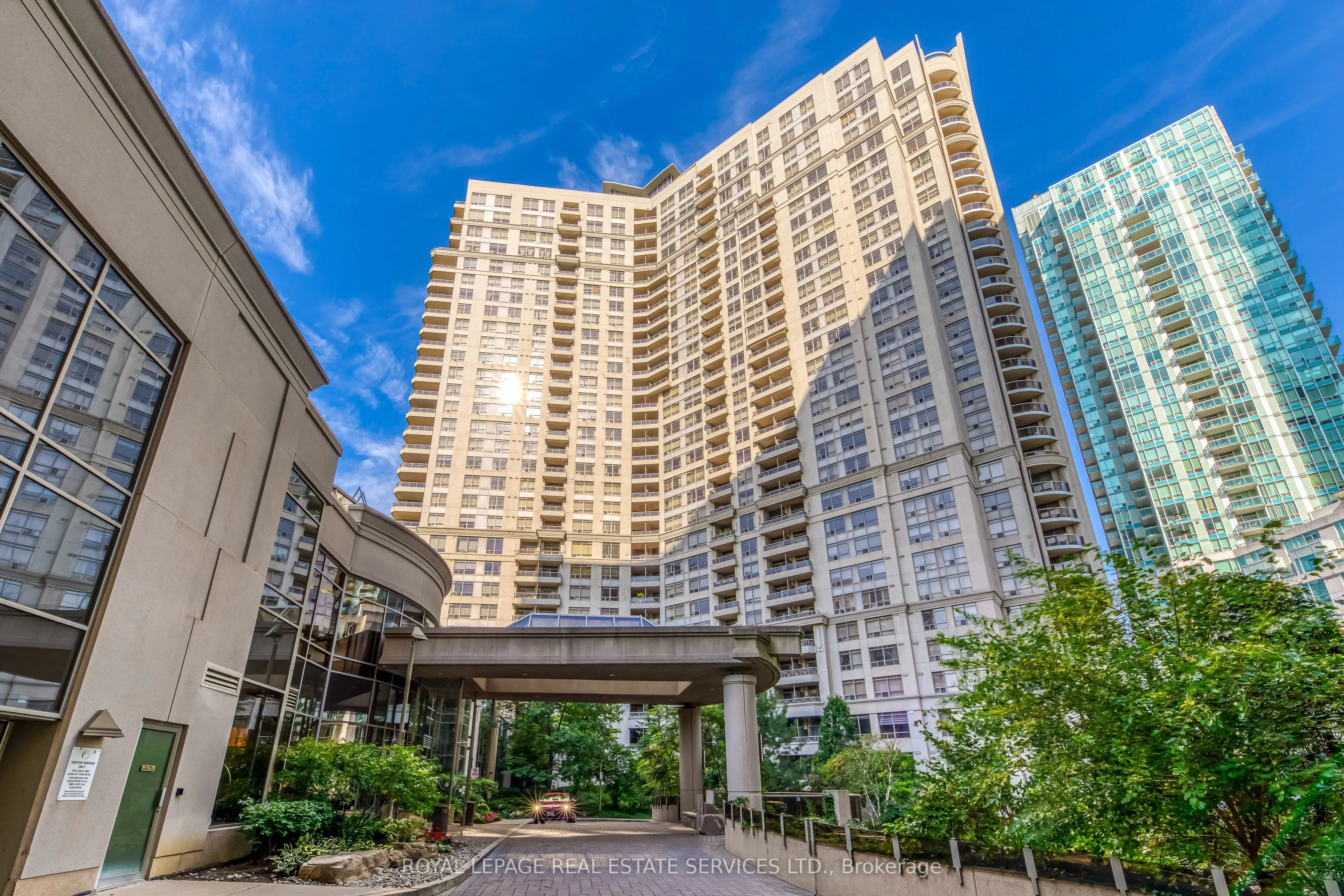 3888 Duke Of York Boulevard #1433