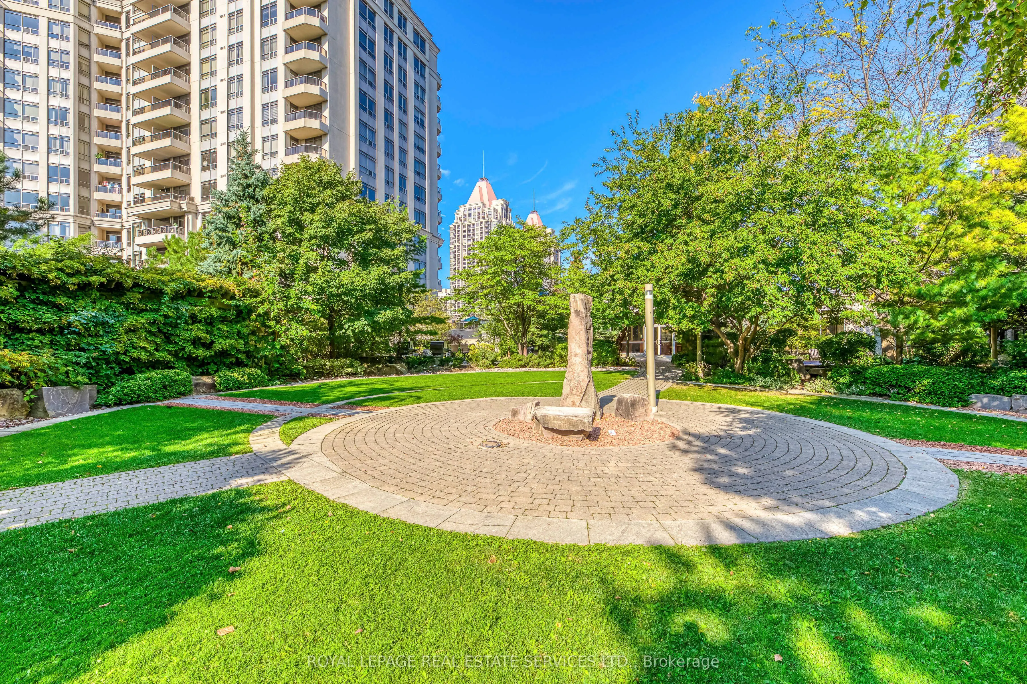 3888 Duke Of York Boulevard #1433