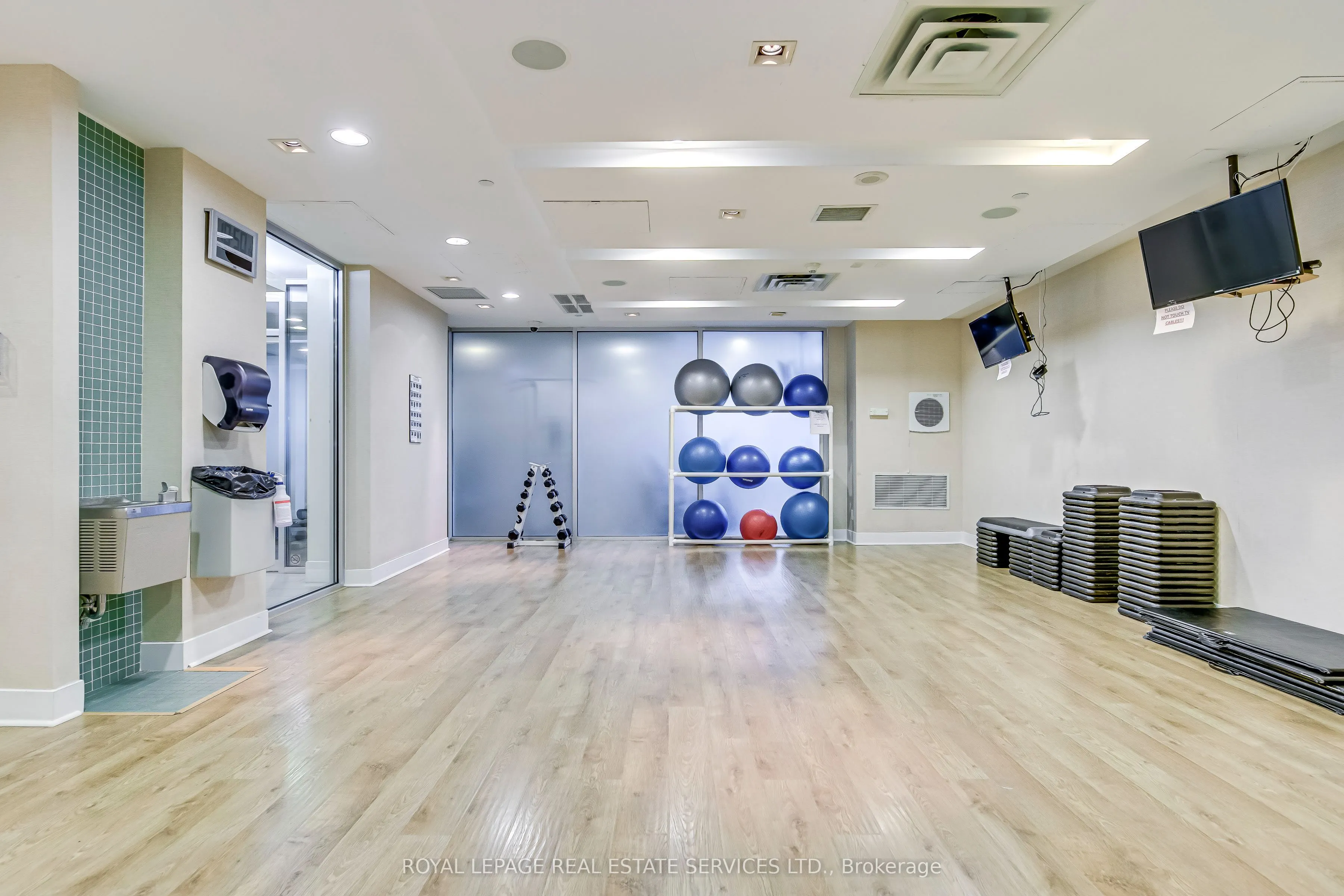 3888 Duke Of York Boulevard #1433