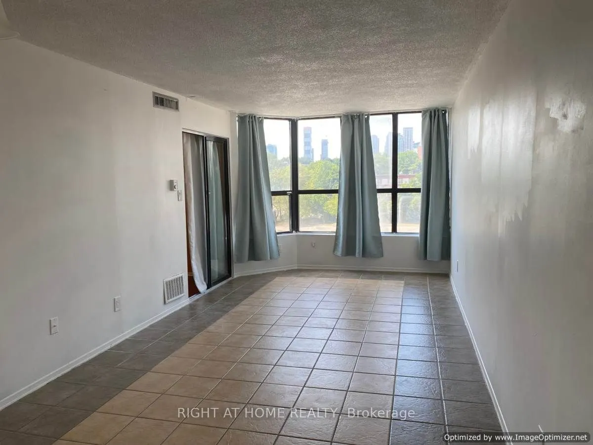 25 Agnes Street #302