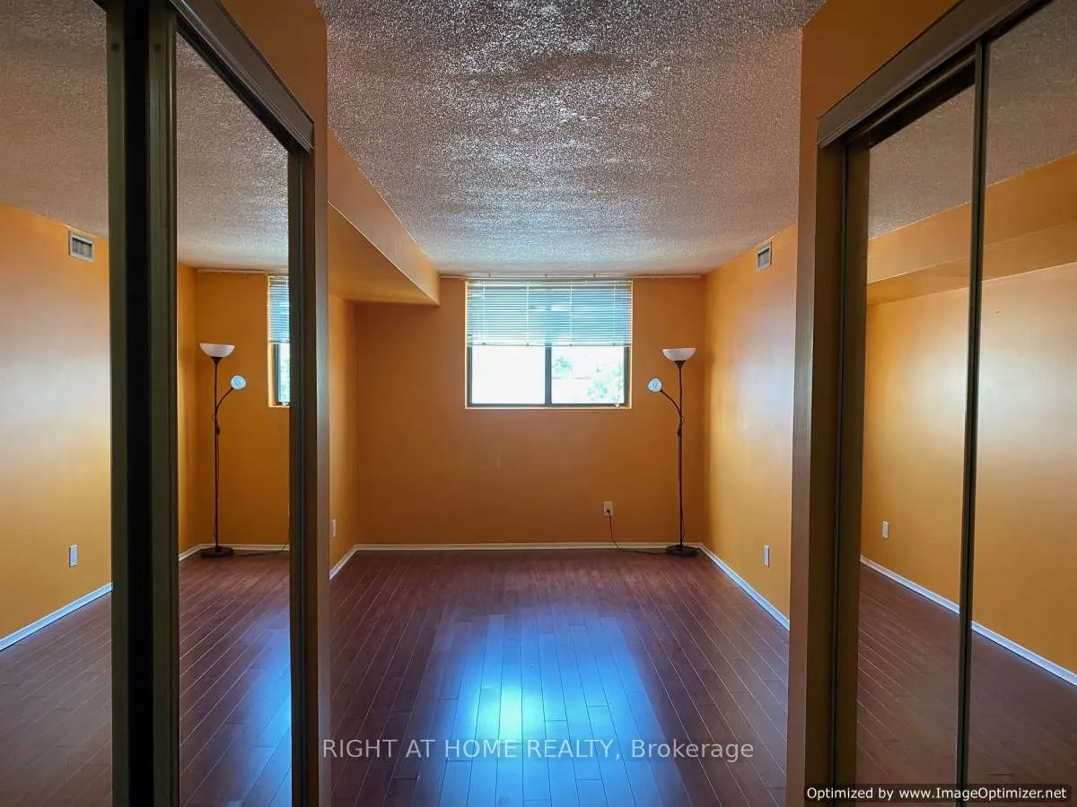 25 Agnes Street #302