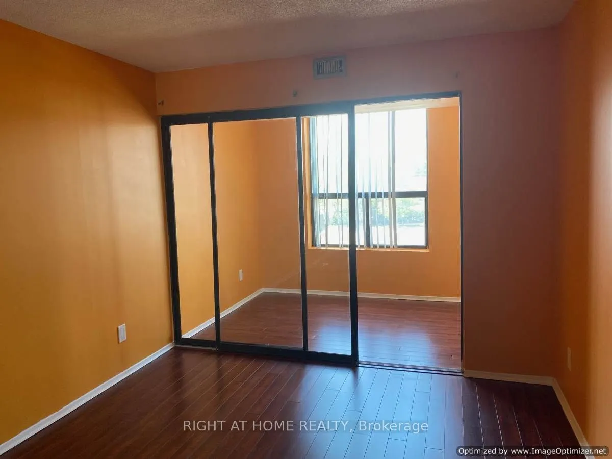 25 Agnes Street #302