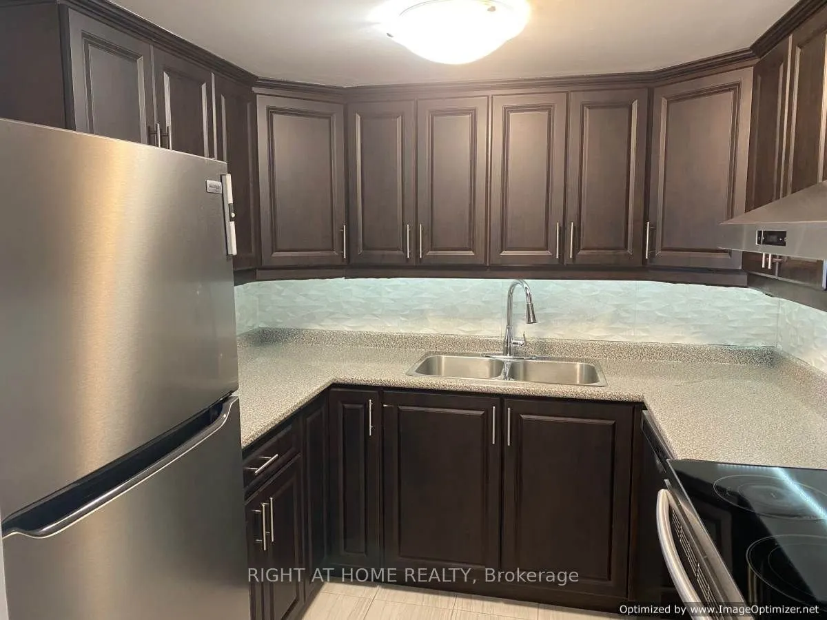 25 Agnes Street #302