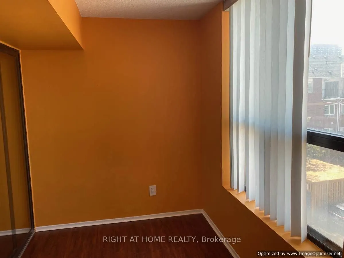 25 Agnes Street #302
