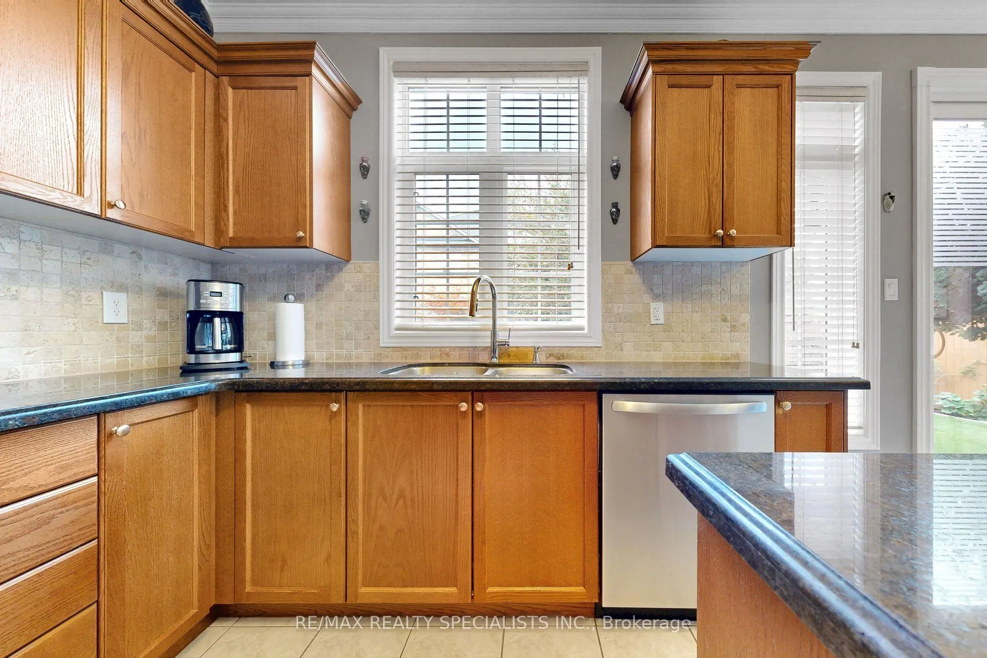 1239 Fox Crescent