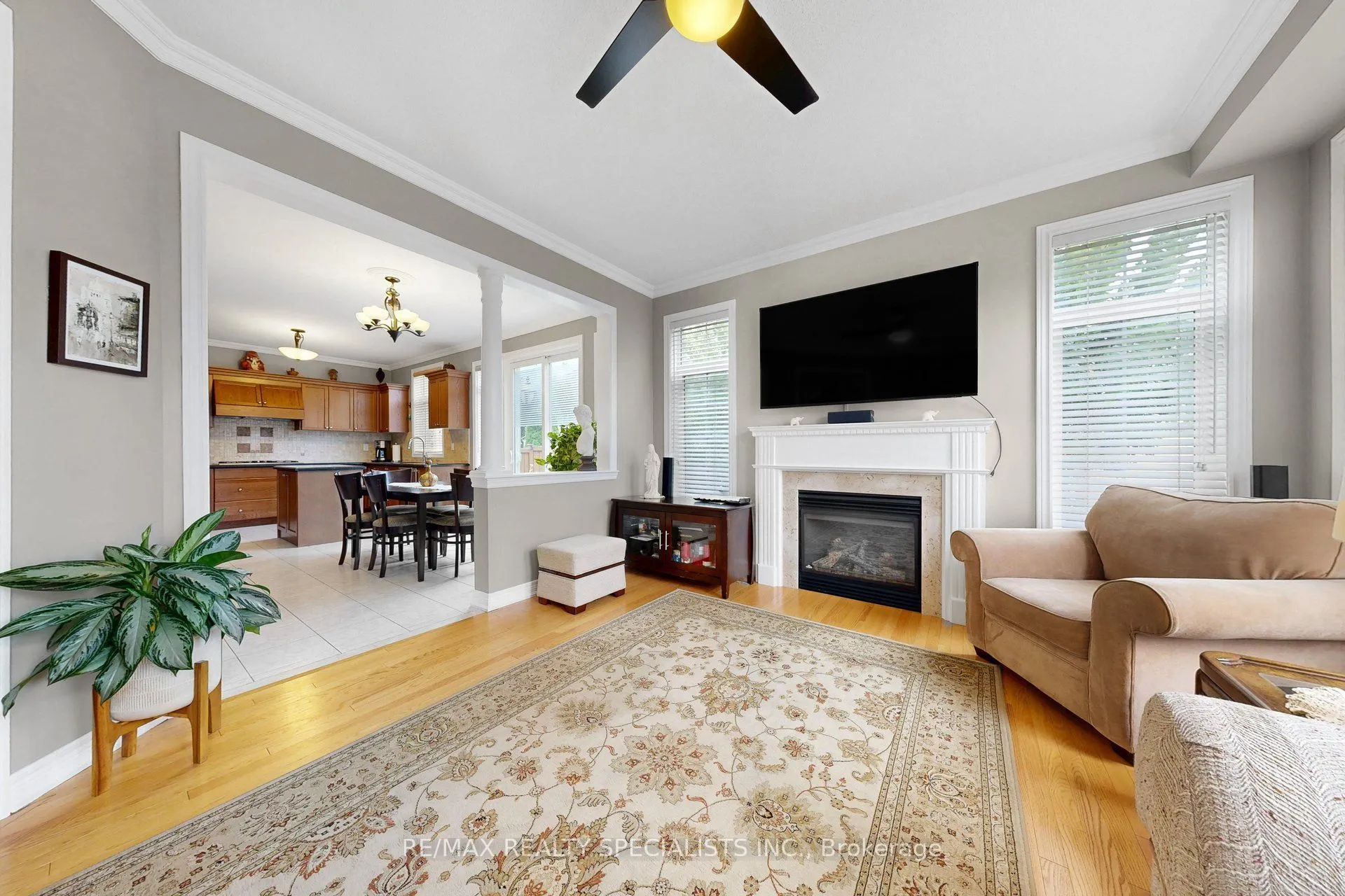 1239 Fox Crescent