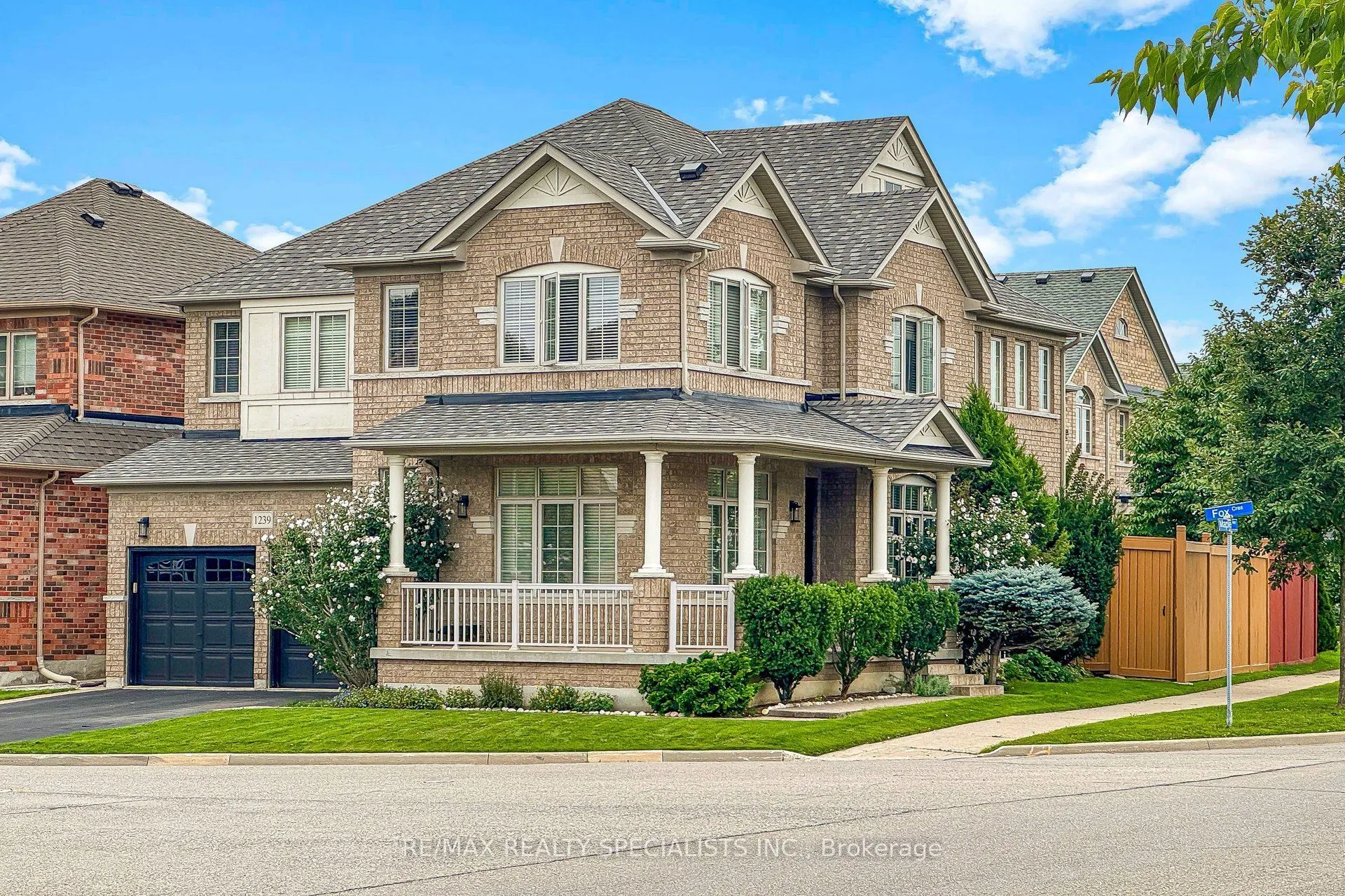 1239 Fox Crescent