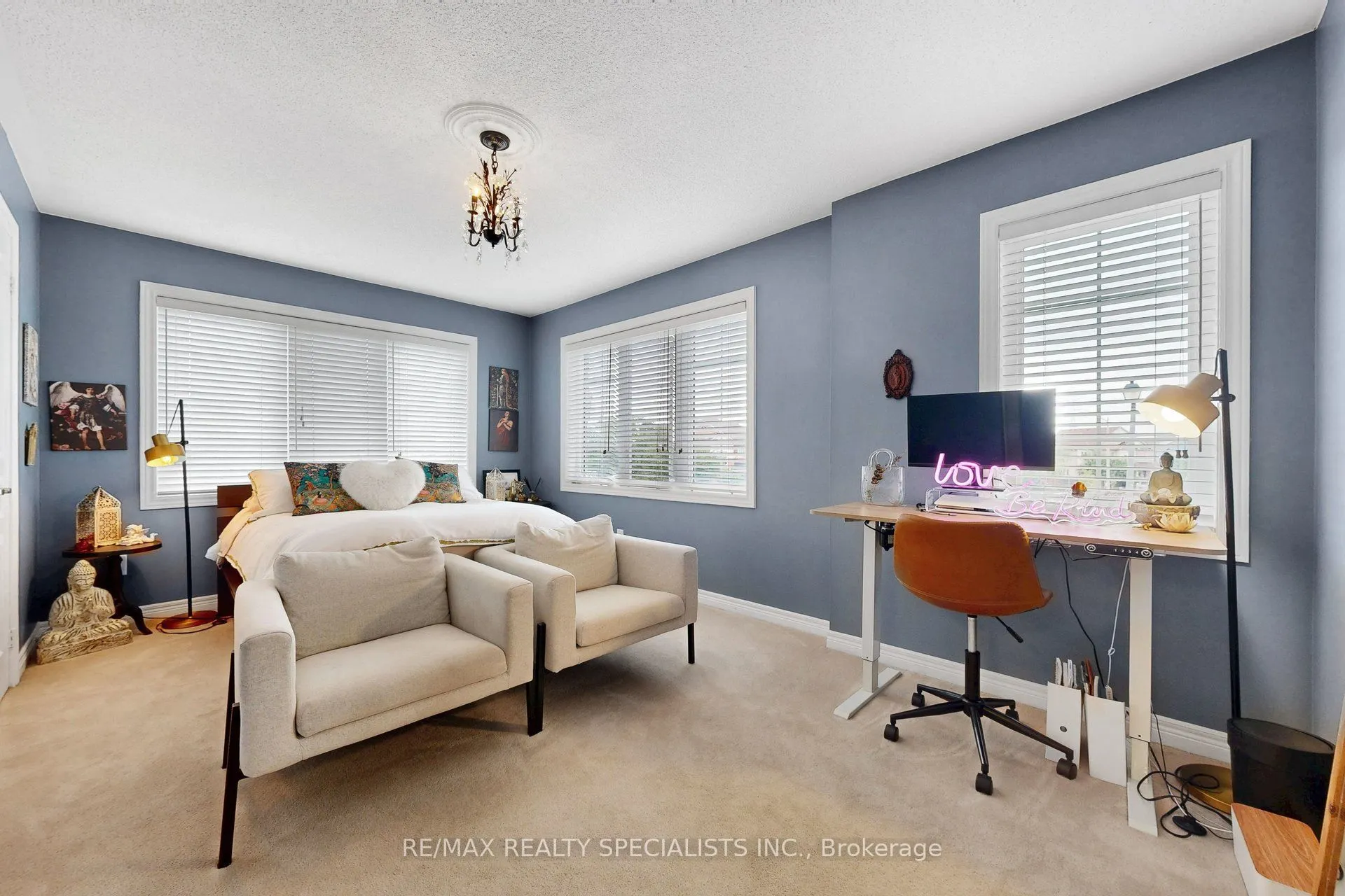 1239 Fox Crescent