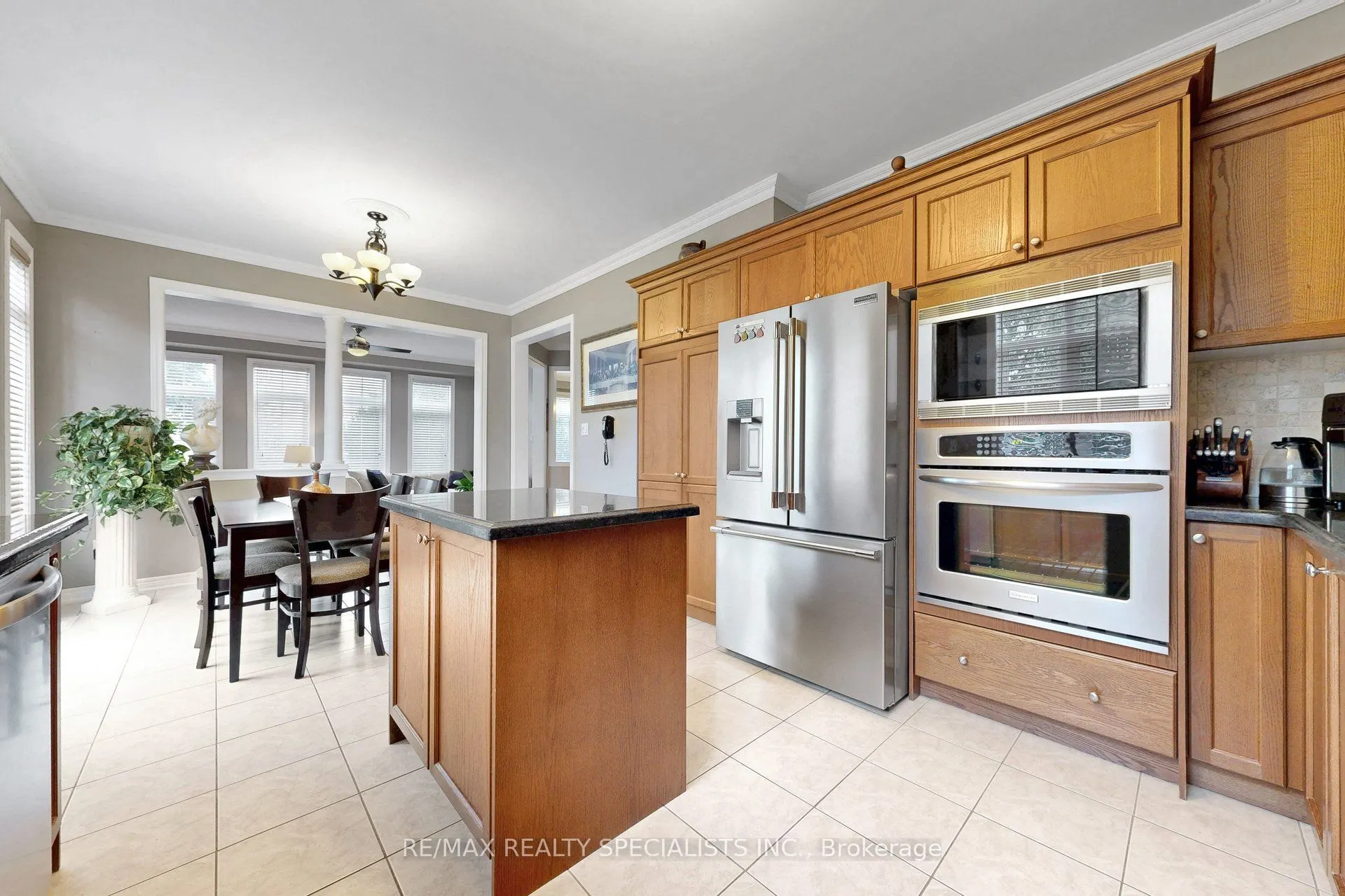 1239 Fox Crescent