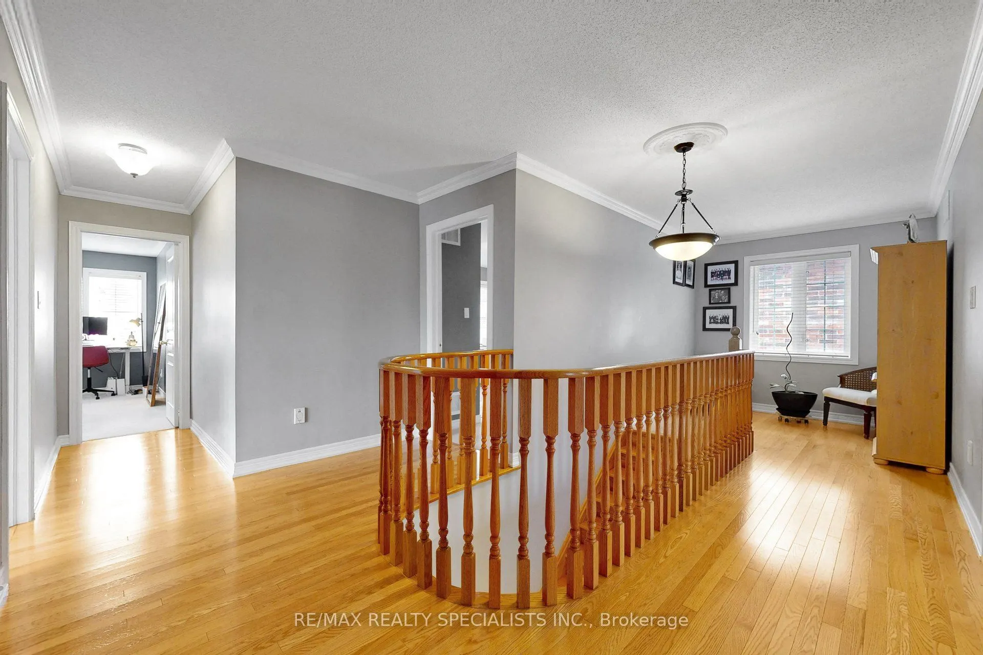 1239 Fox Crescent