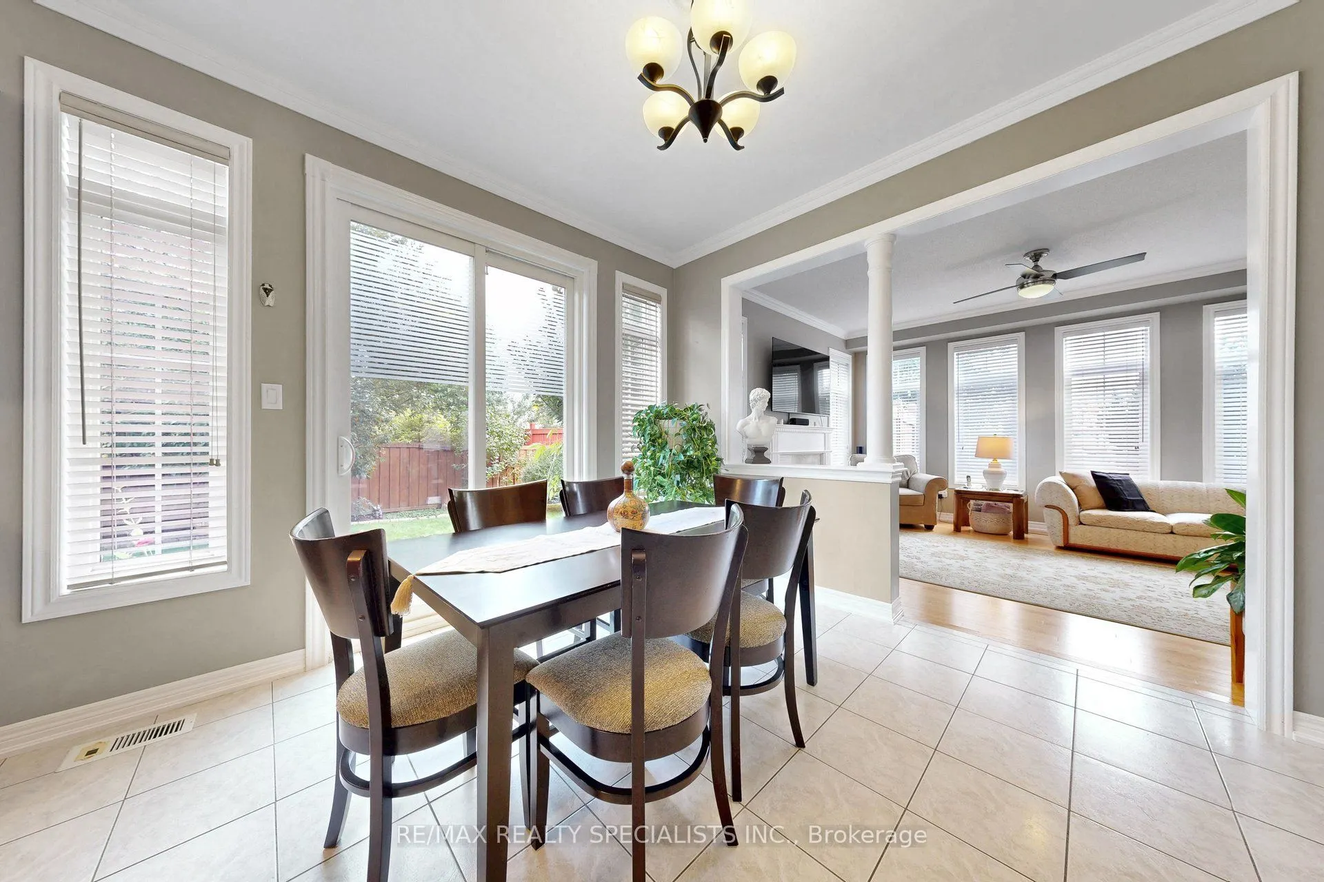 1239 Fox Crescent