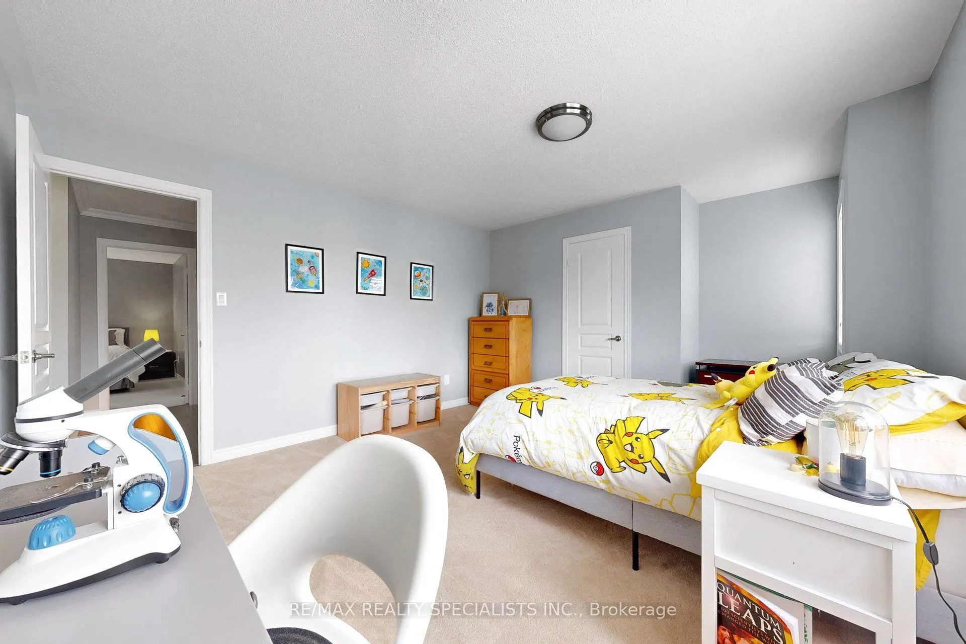 1239 Fox Crescent