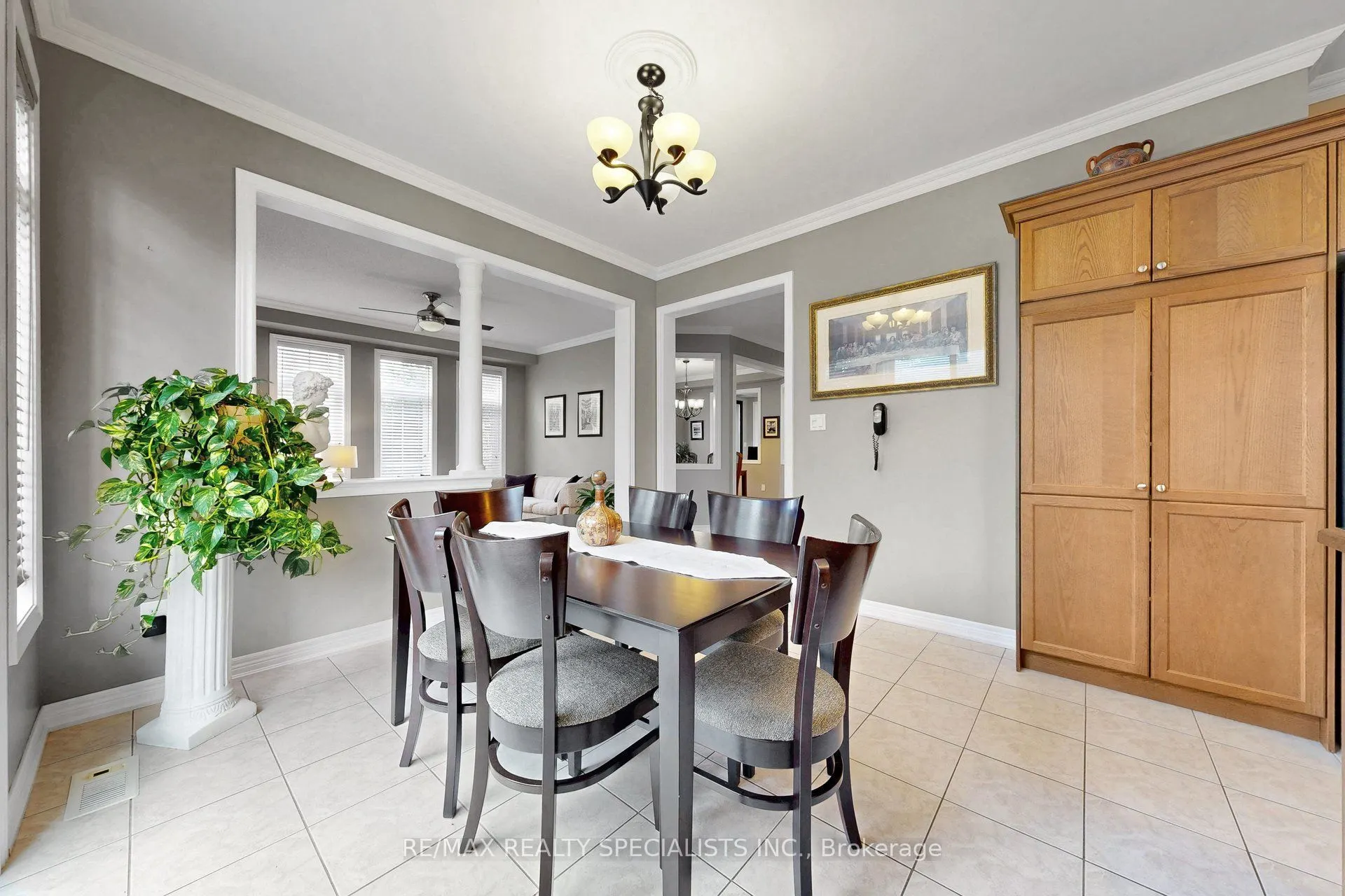 1239 Fox Crescent