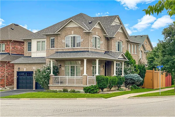 1239 Fox Crescent