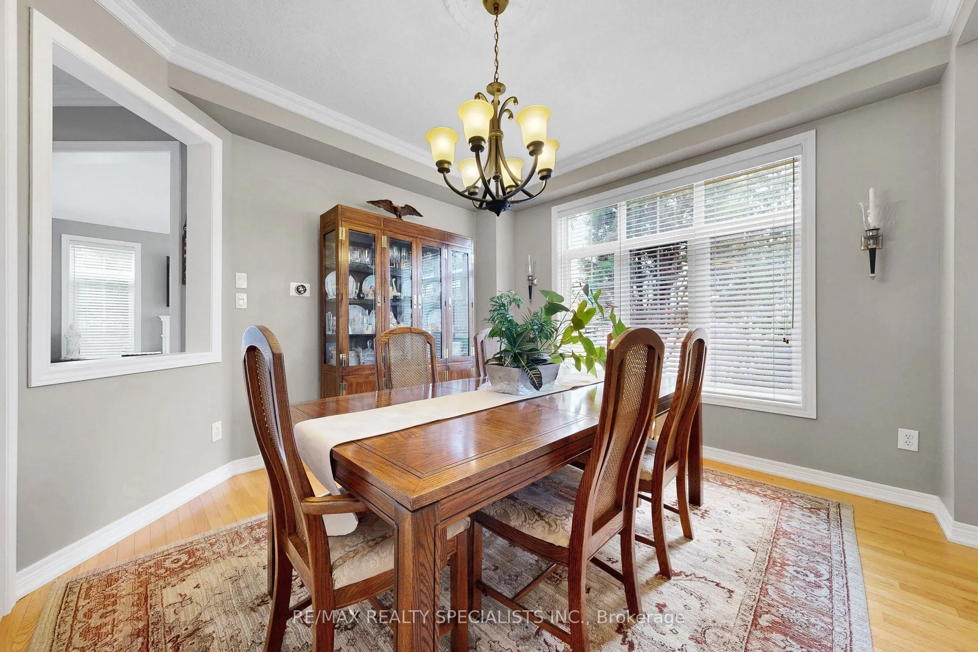 1239 Fox Crescent