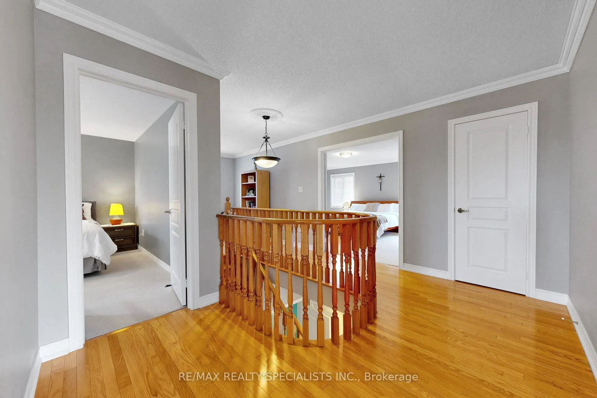 1239 Fox Crescent