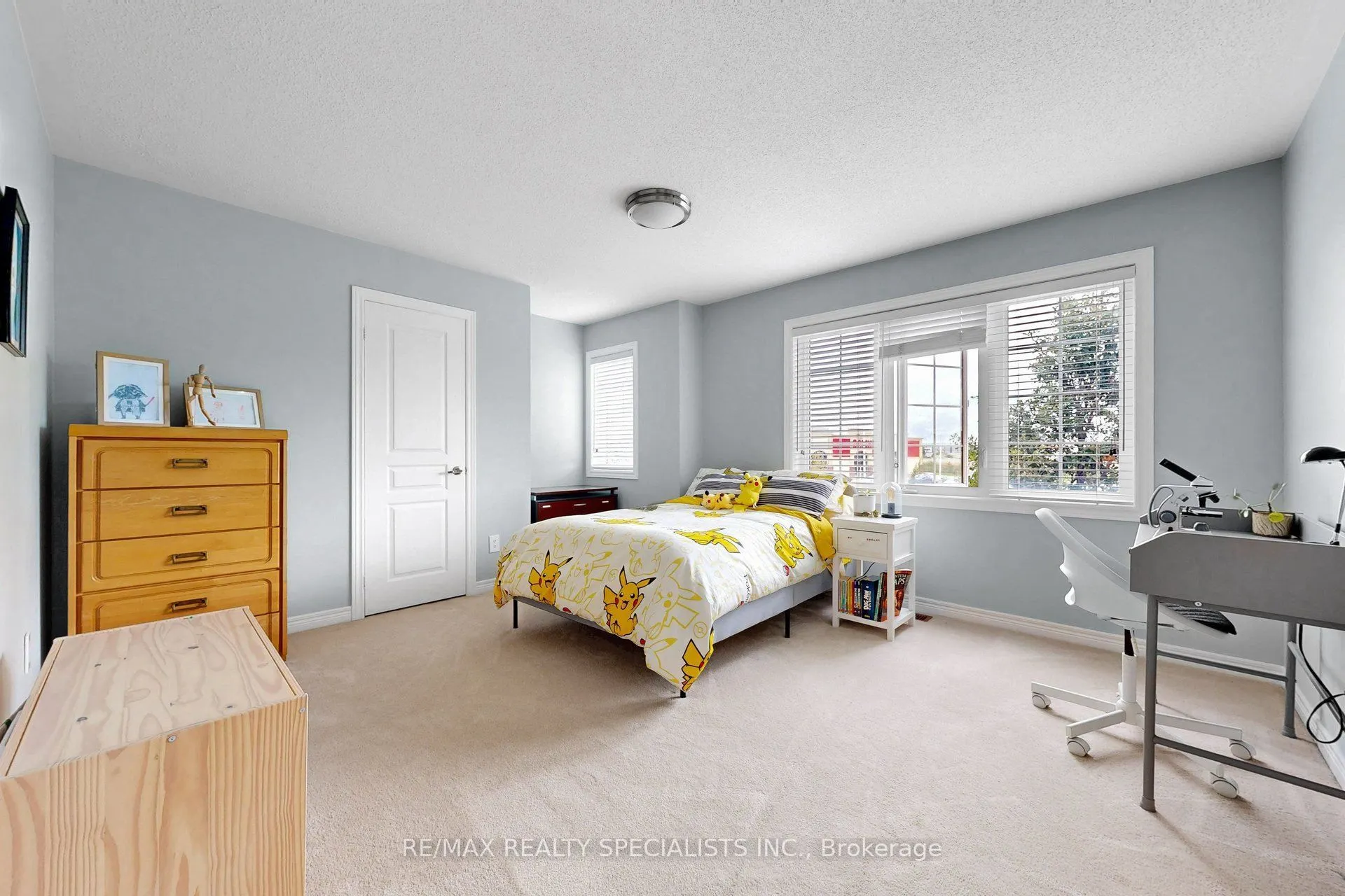 1239 Fox Crescent