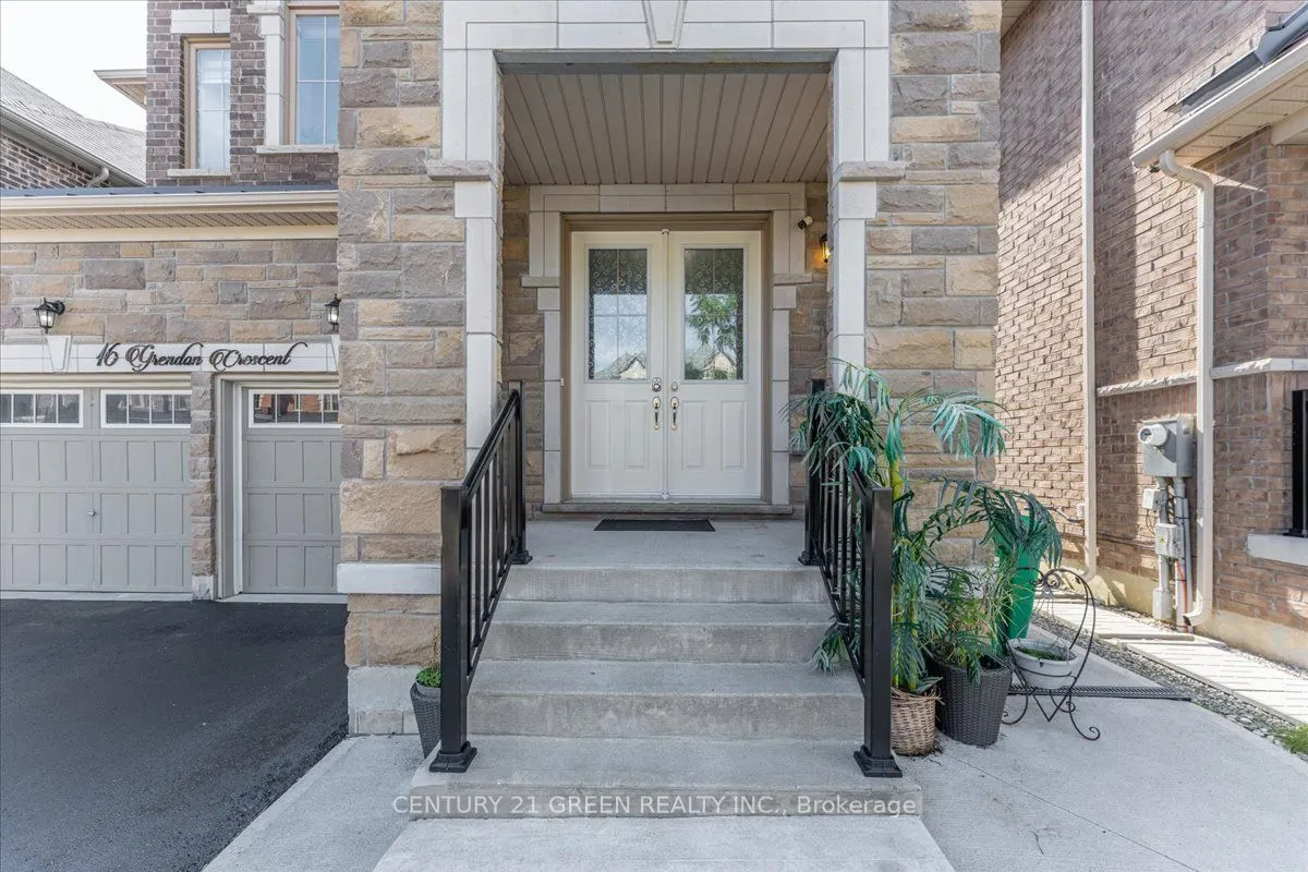 16 Grendon Crescent