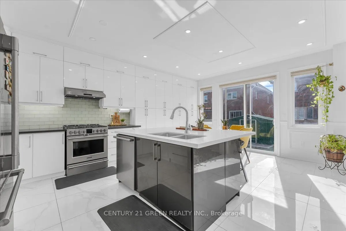 16 Grendon Crescent