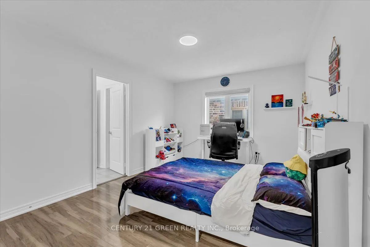 16 Grendon Crescent