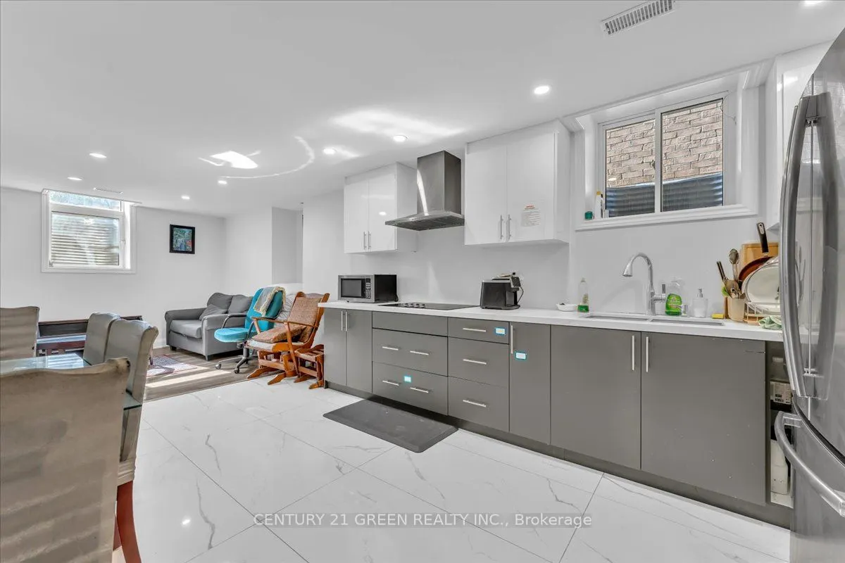 16 Grendon Crescent