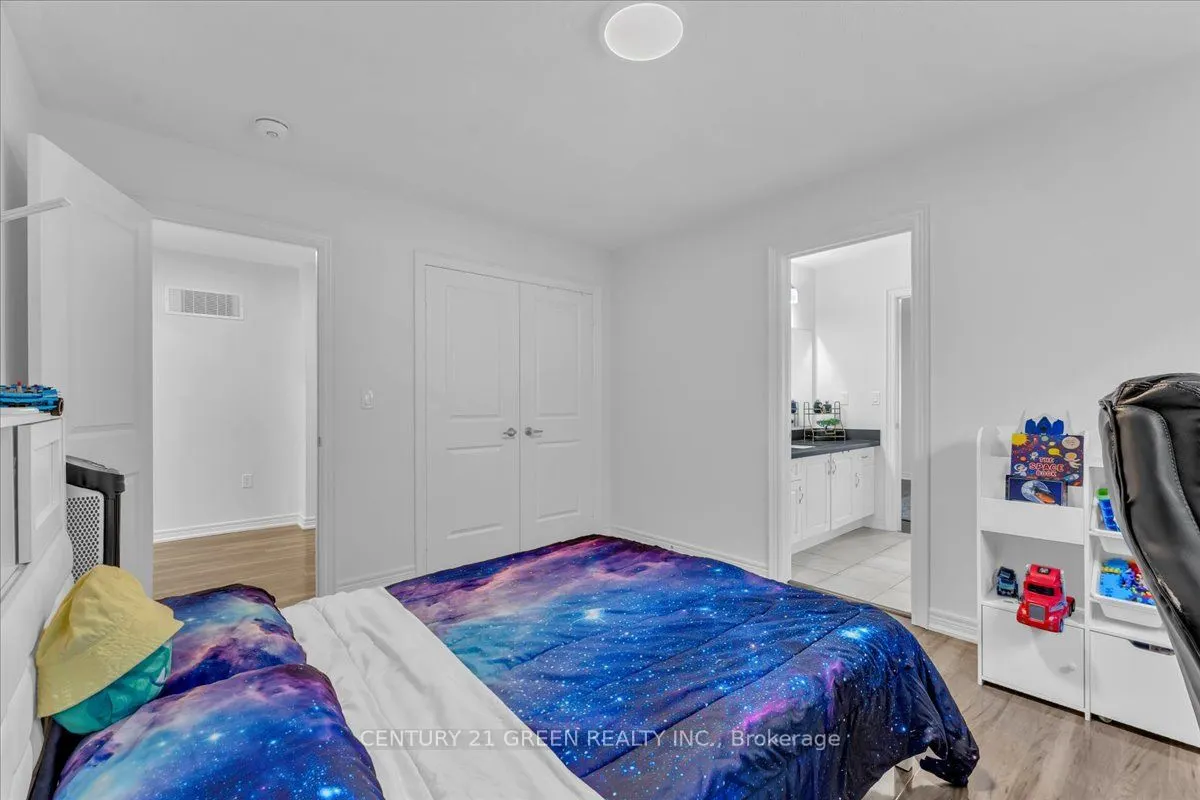 16 Grendon Crescent