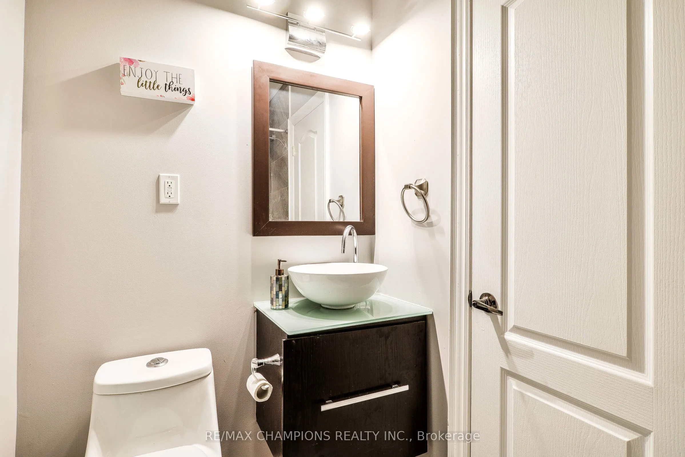 734 Willard Avenue #Main